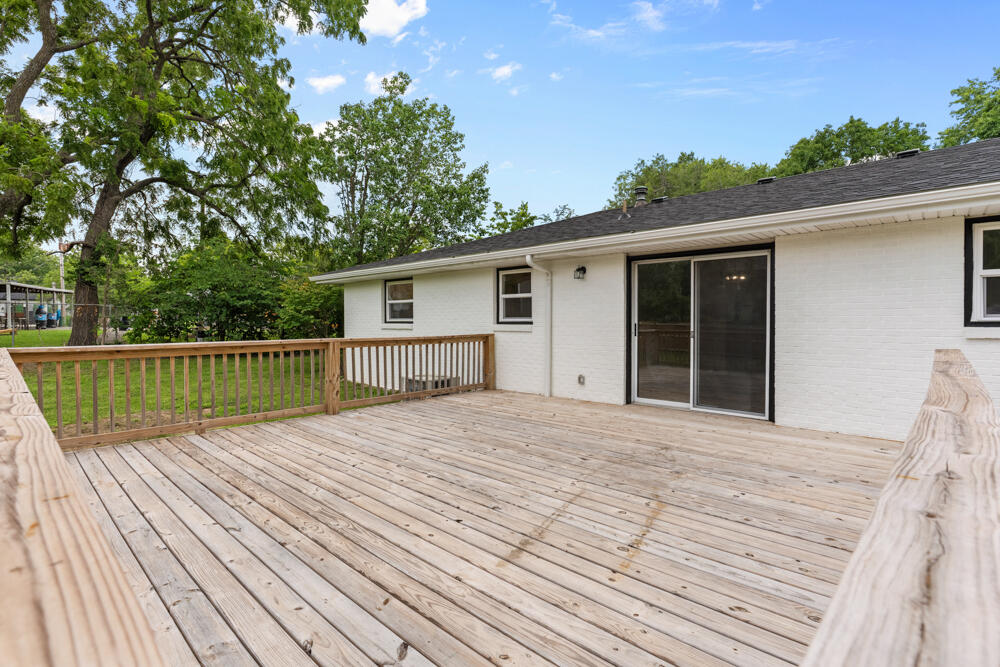 107 South Street Property Photo 33
