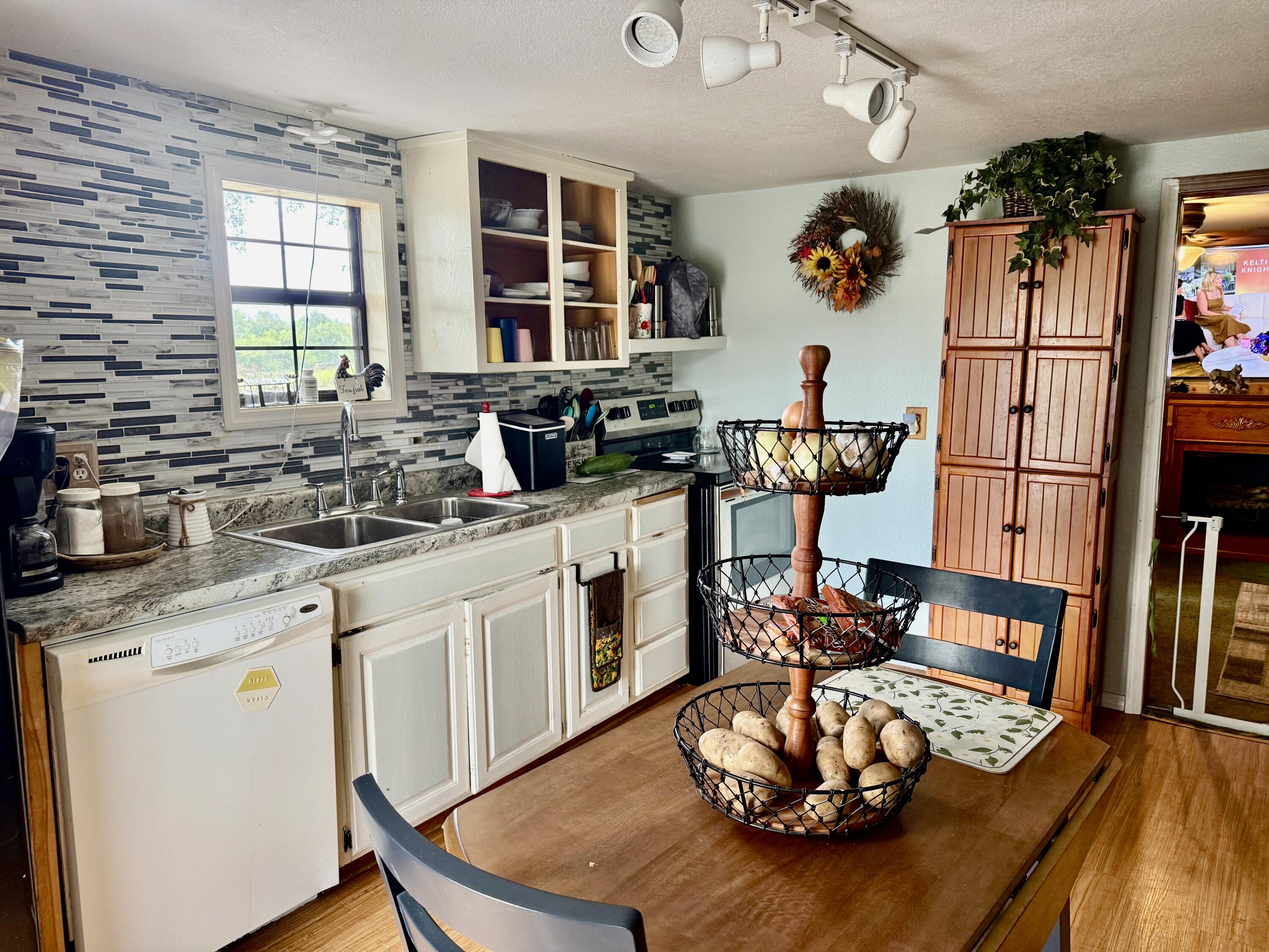 7266 State Highway O Property Photo 4