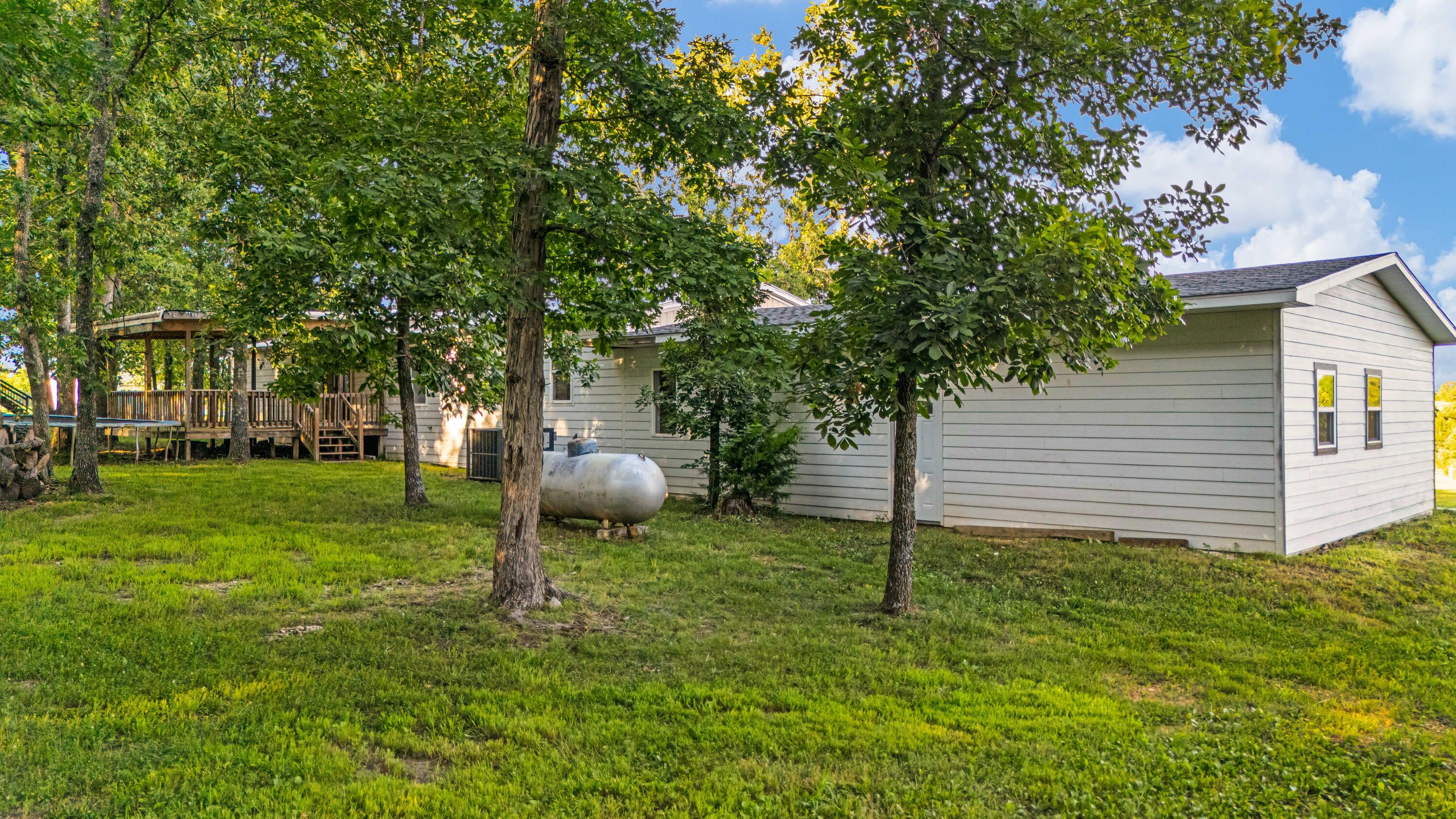 4717 Private Road 5127 Property Photo 4