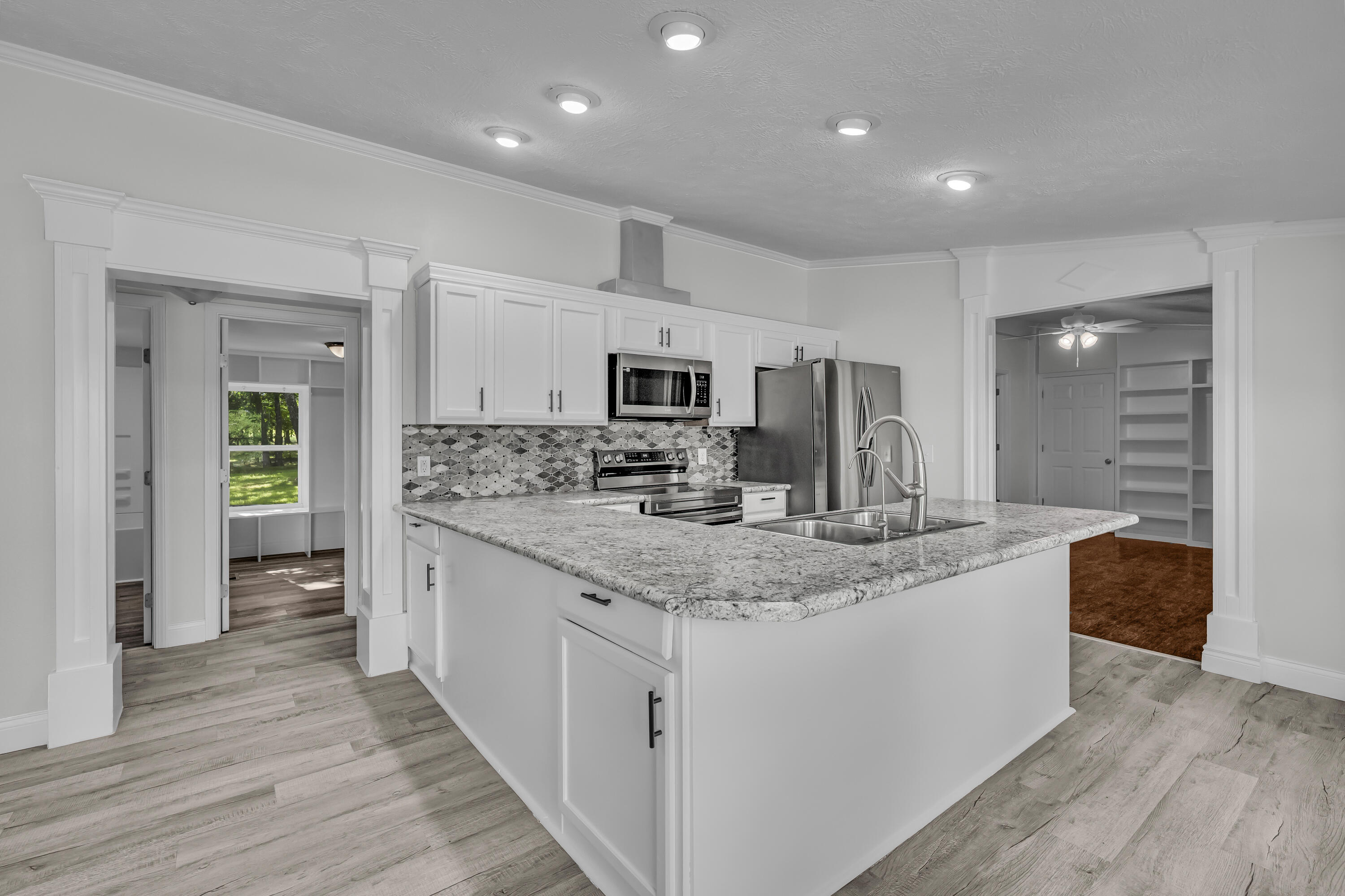 4717 Private Road 5127 Property Photo 6