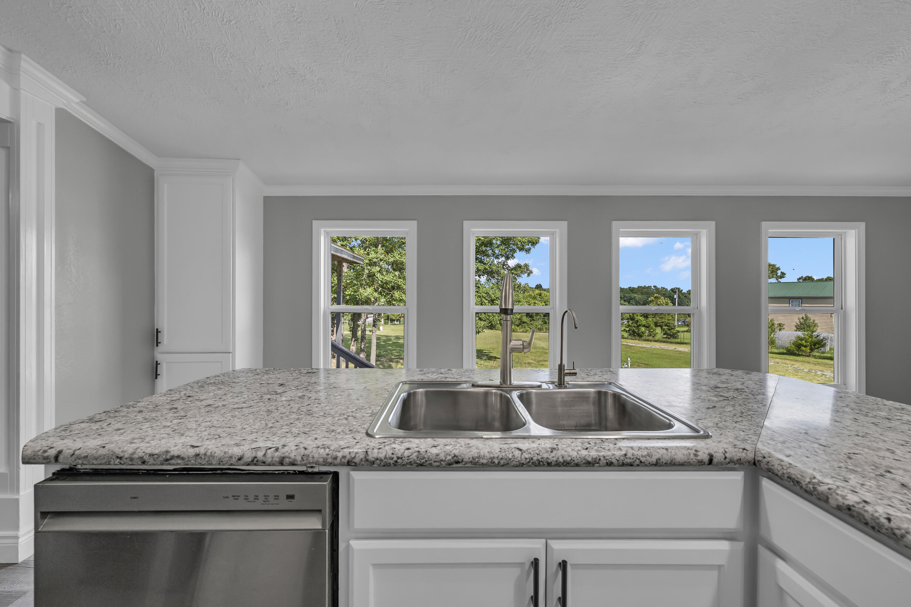4717 Private Road 5127 Property Photo 9