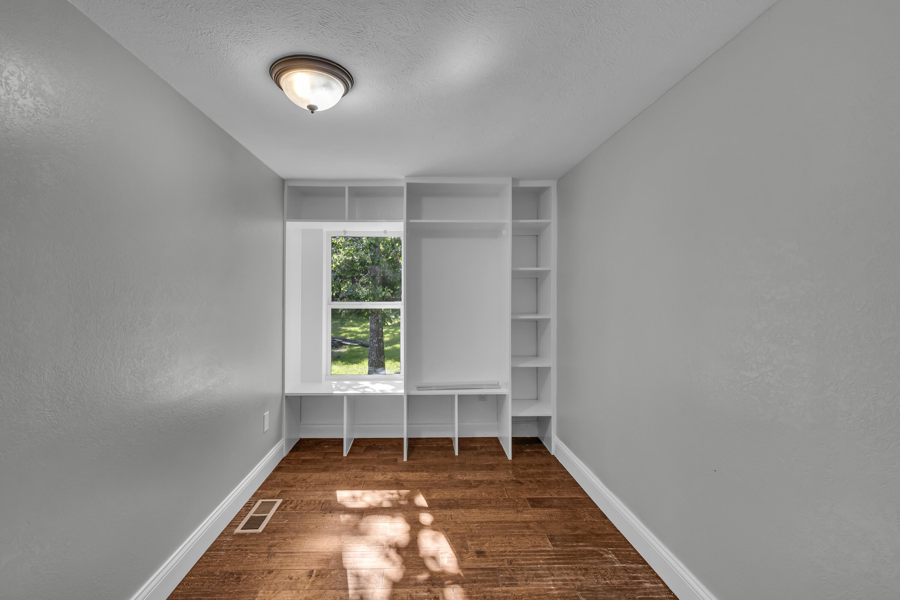 4717 Private Road 5127 Property Photo 25