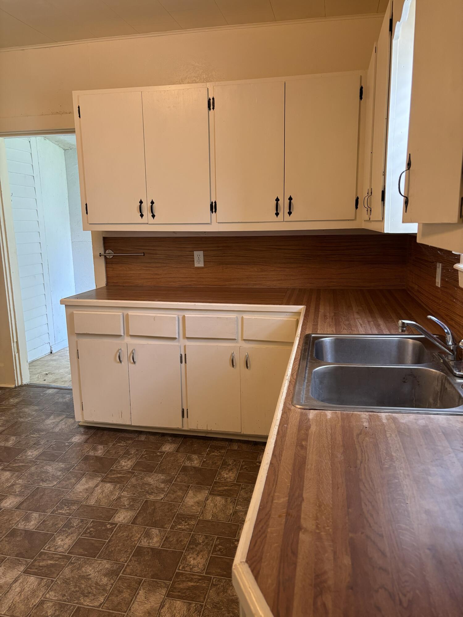 507 3rd Street Property Photo 14