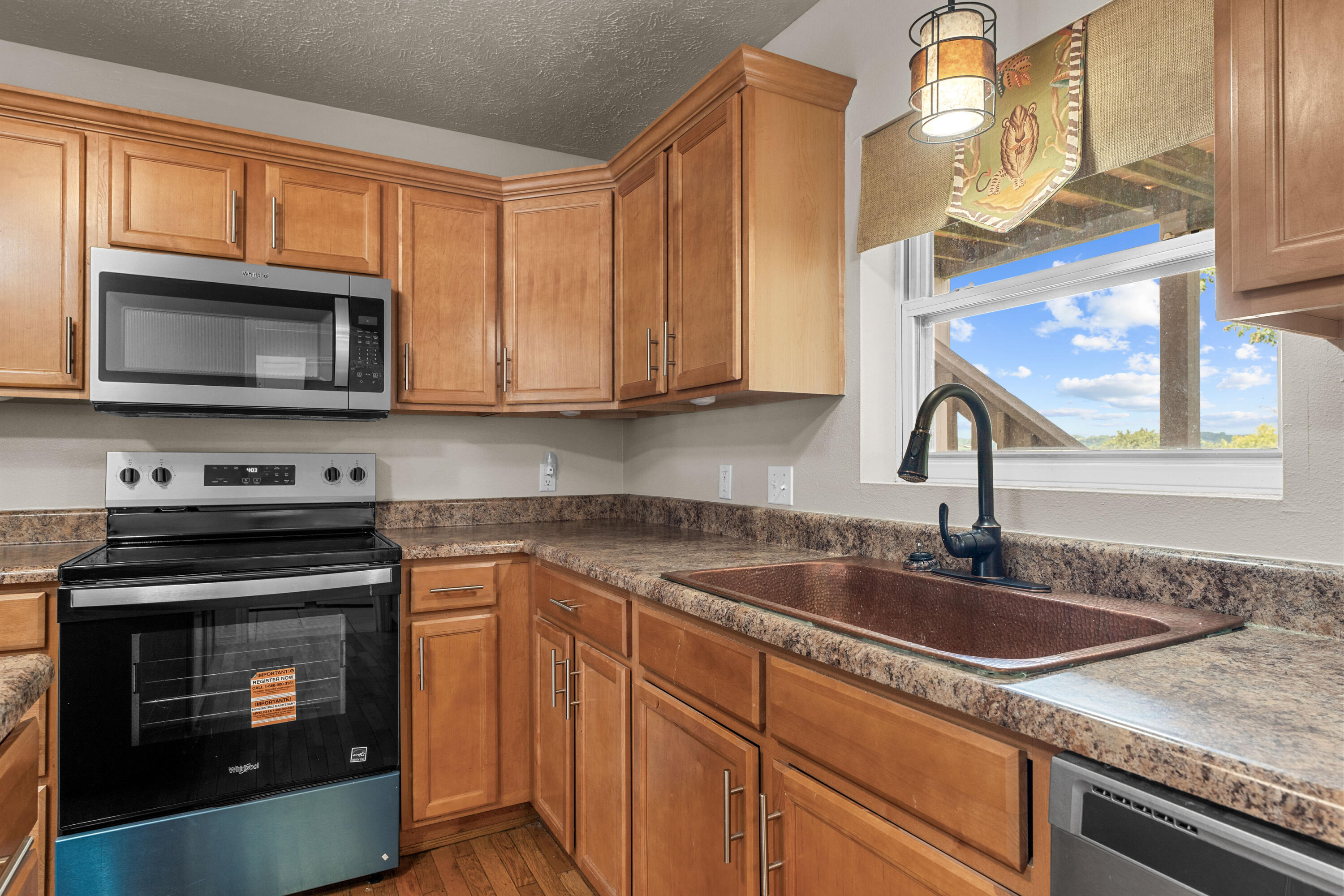 27 Crestview Street Property Photo 8
