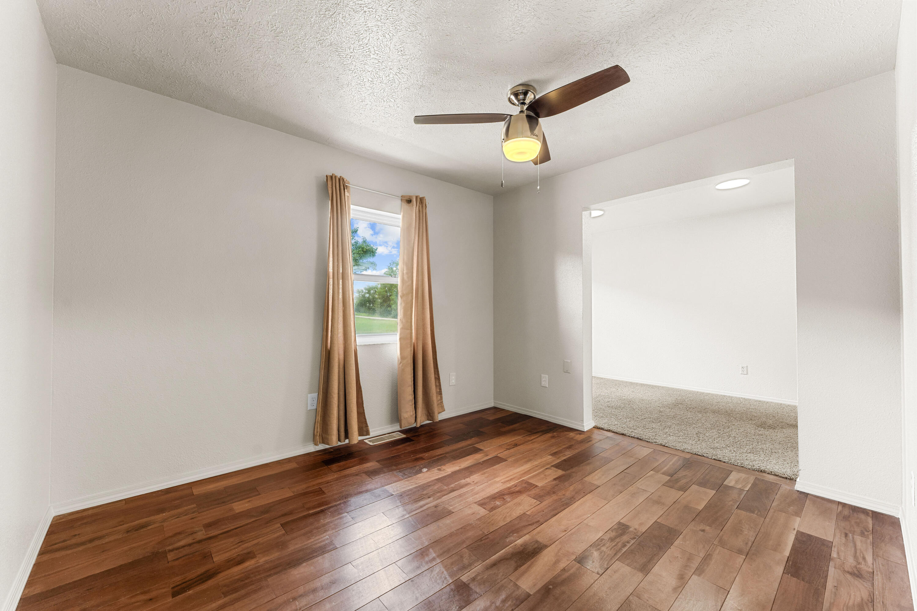 27 Crestview Street Property Photo 10