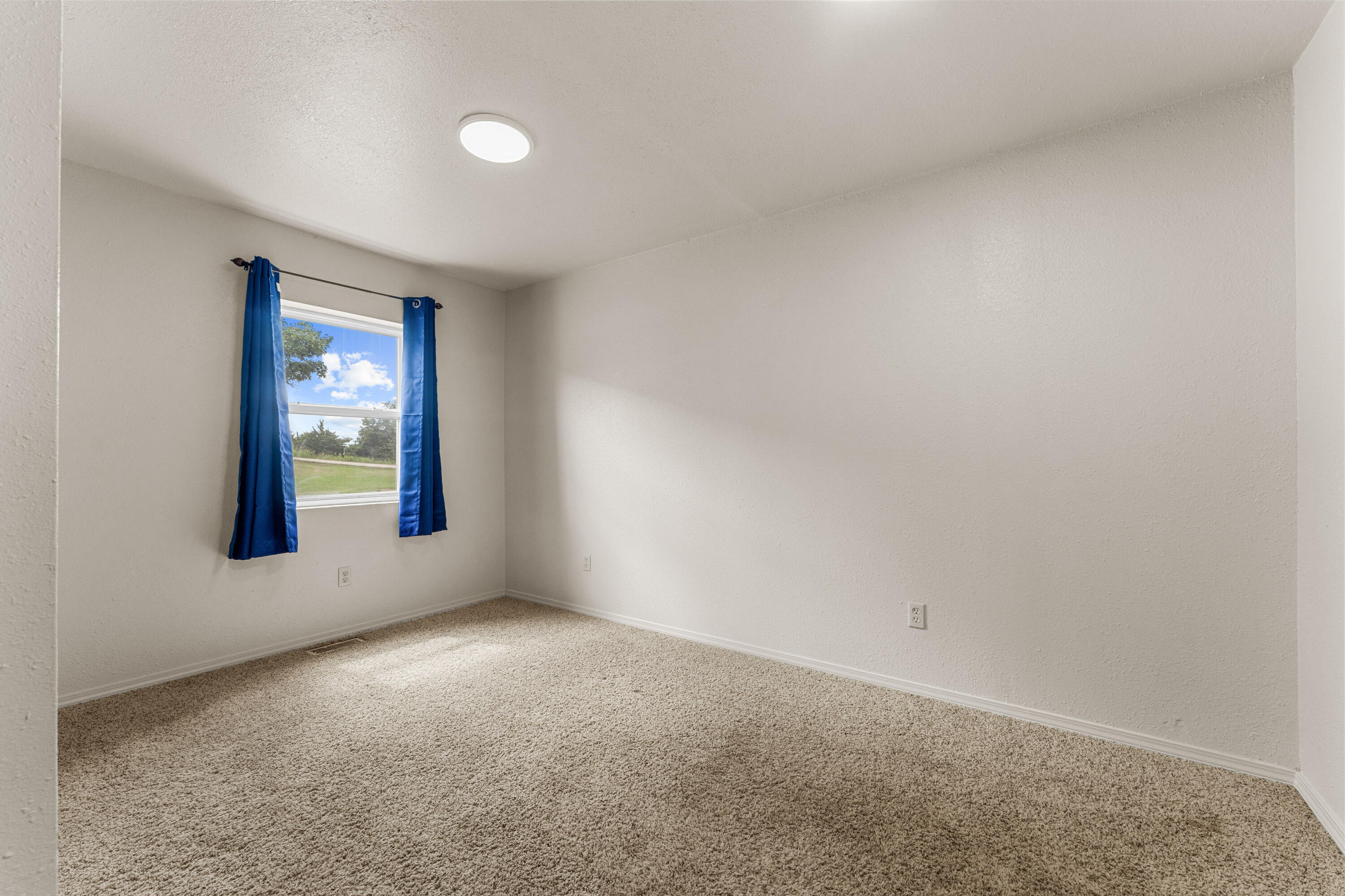 27 Crestview Street Property Photo 12