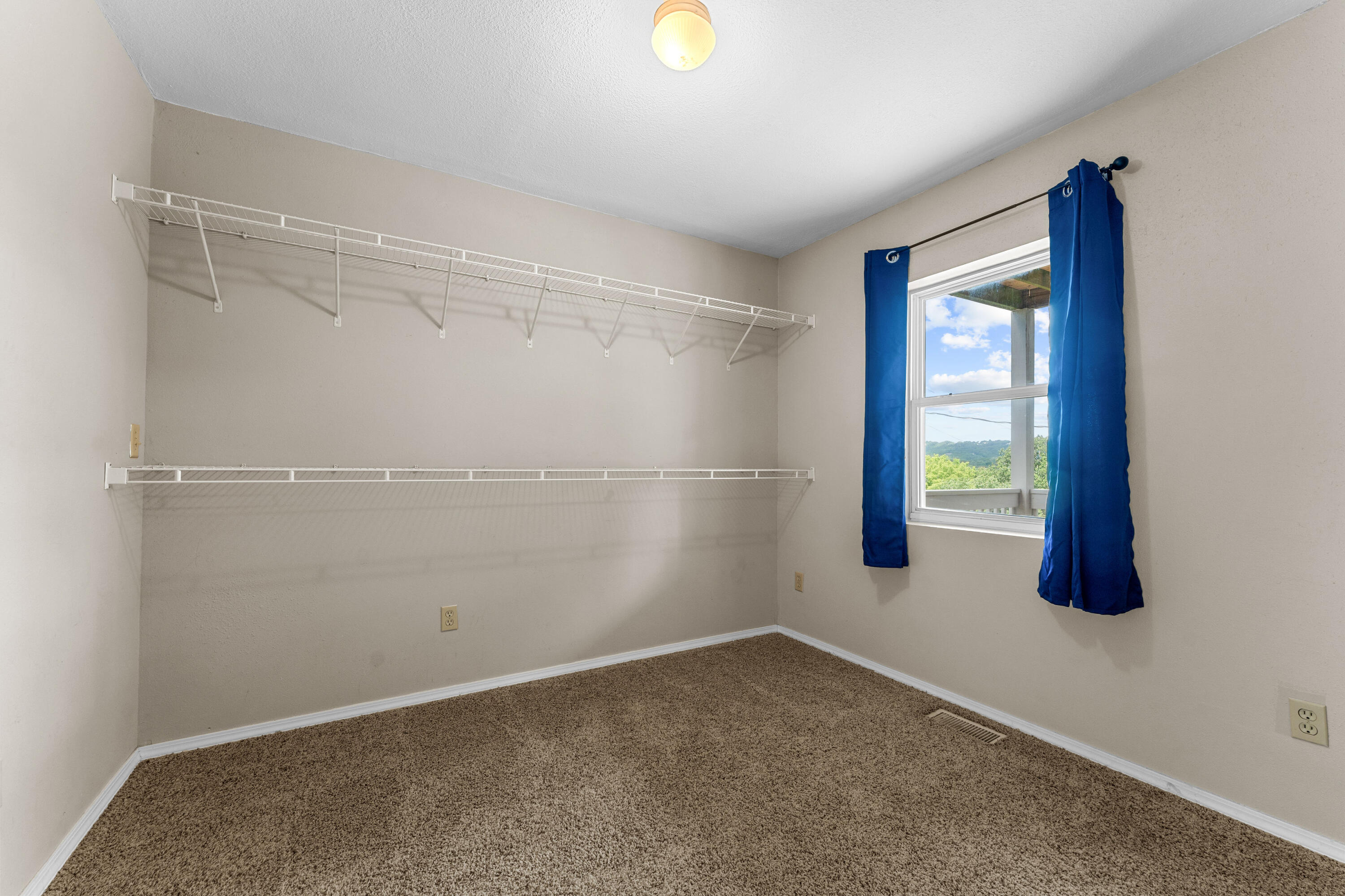 27 Crestview Street Property Photo 16