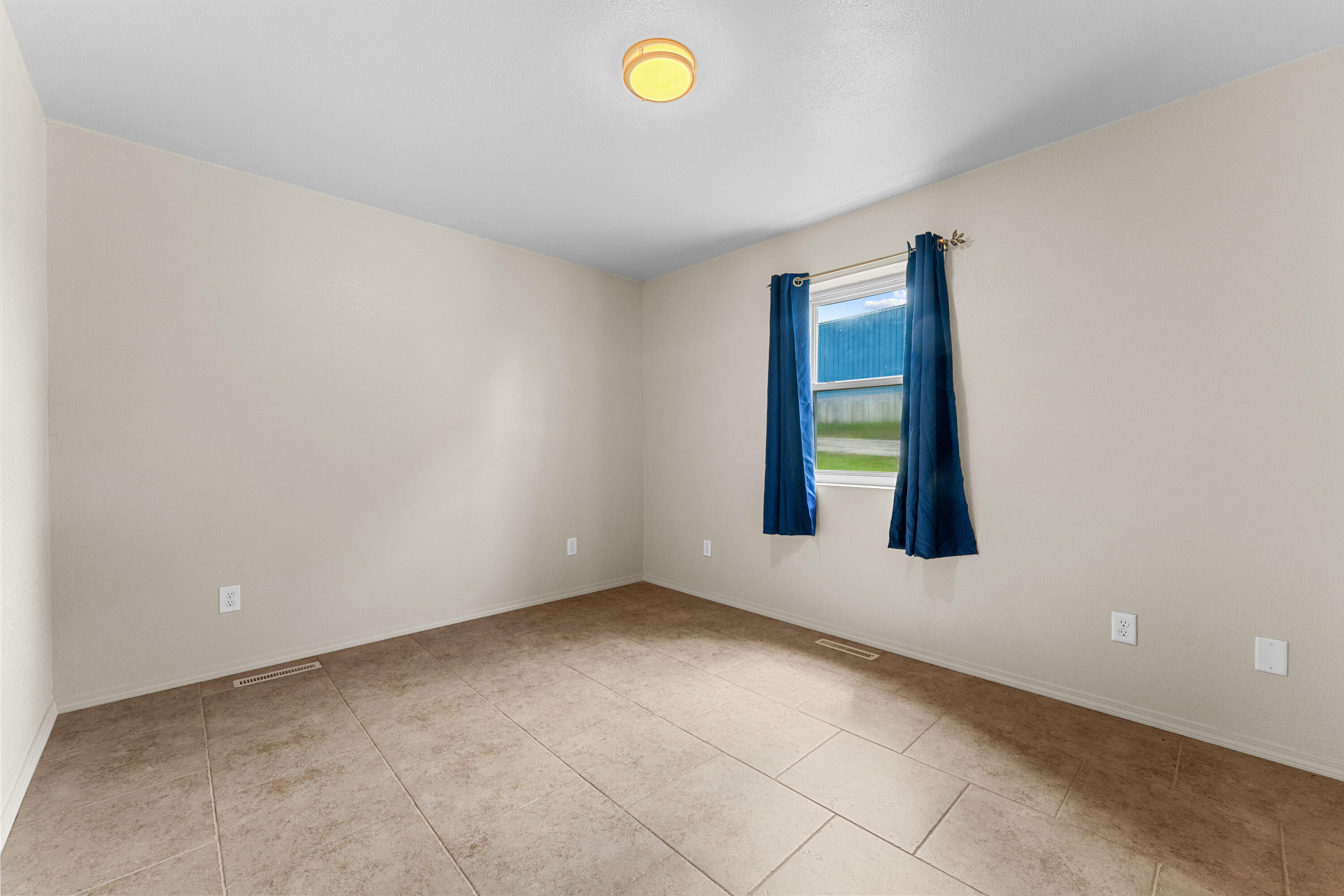 27 Crestview Street Property Photo 17