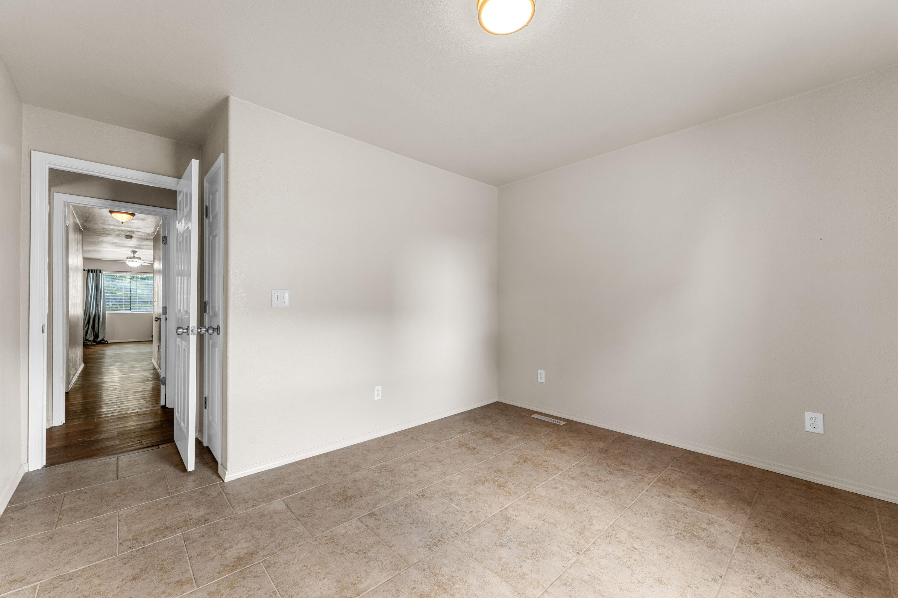 27 Crestview Street Property Photo 18