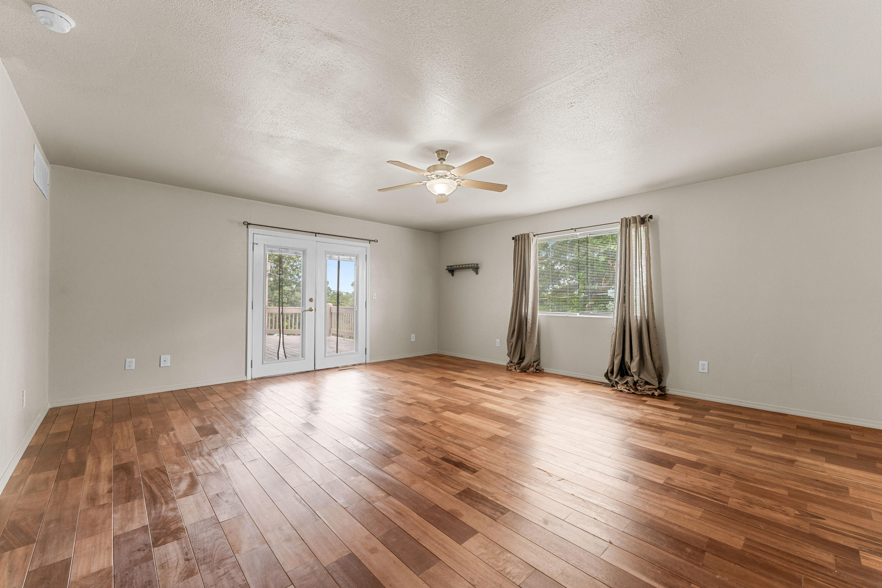 27 Crestview Street Property Photo 22