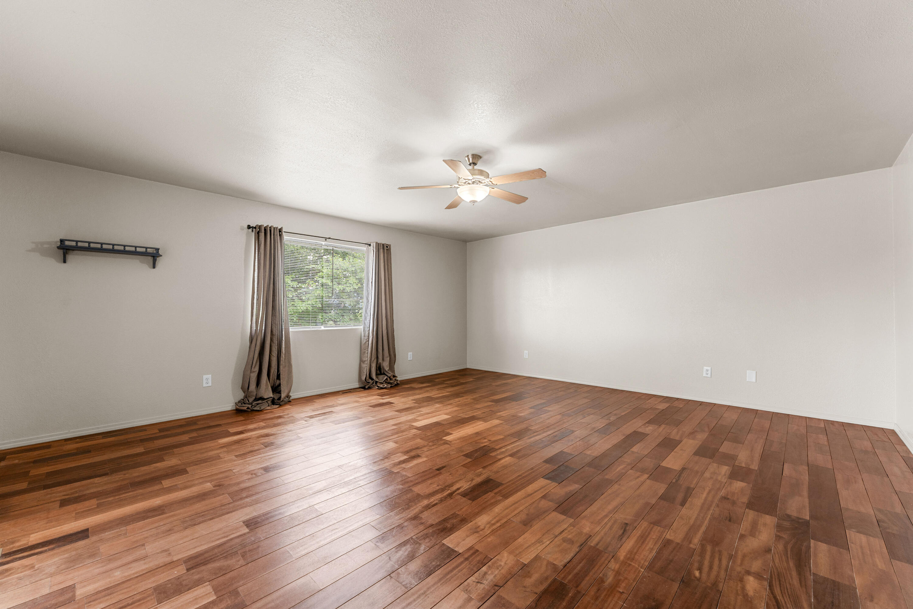 27 Crestview Street Property Photo 23