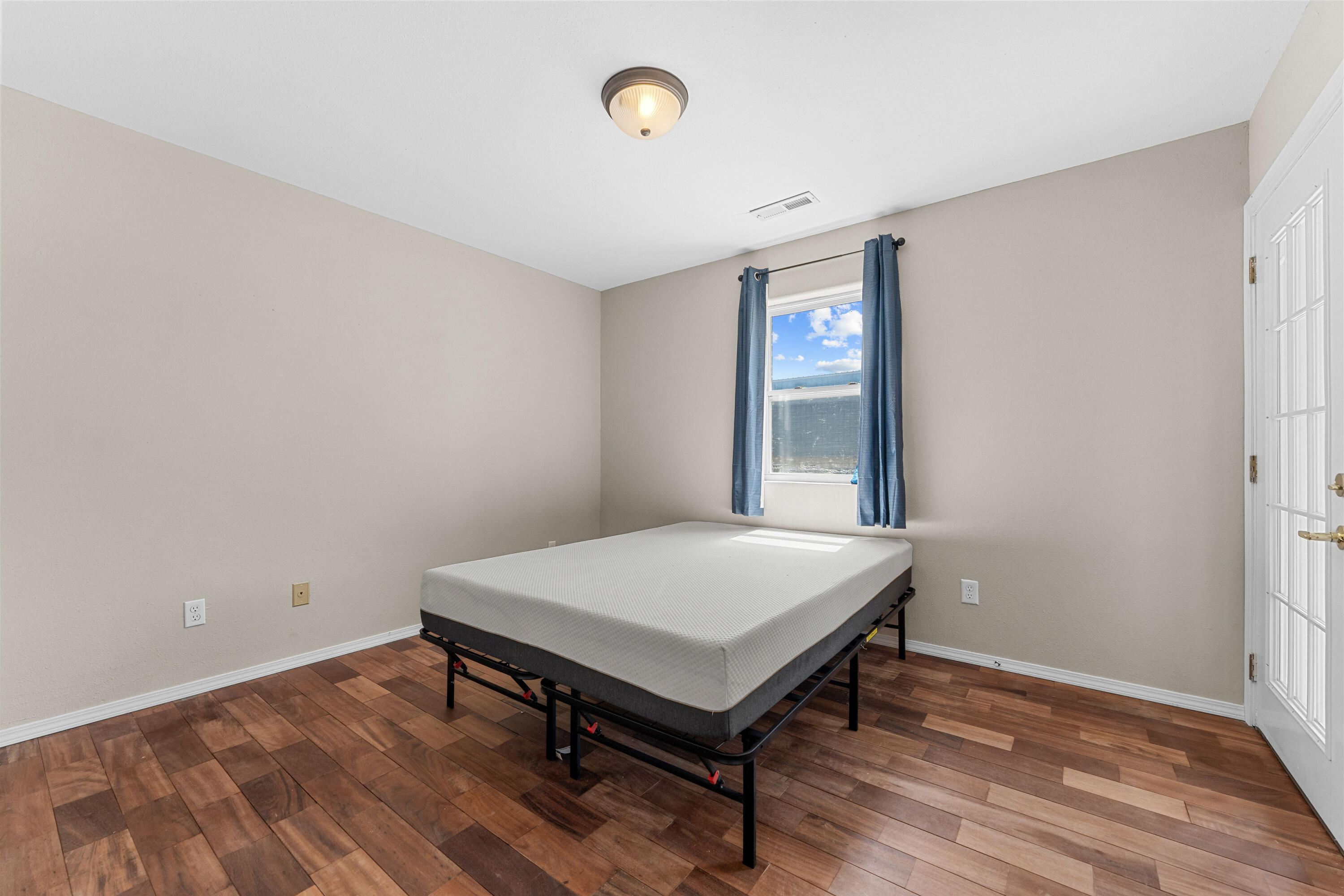 27 Crestview Street Property Photo 25