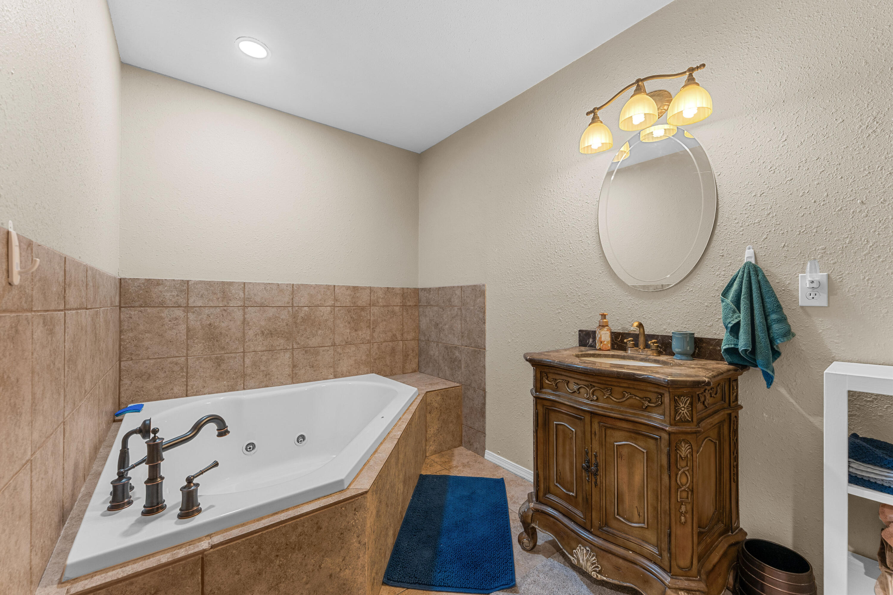 27 Crestview Street Property Photo 31