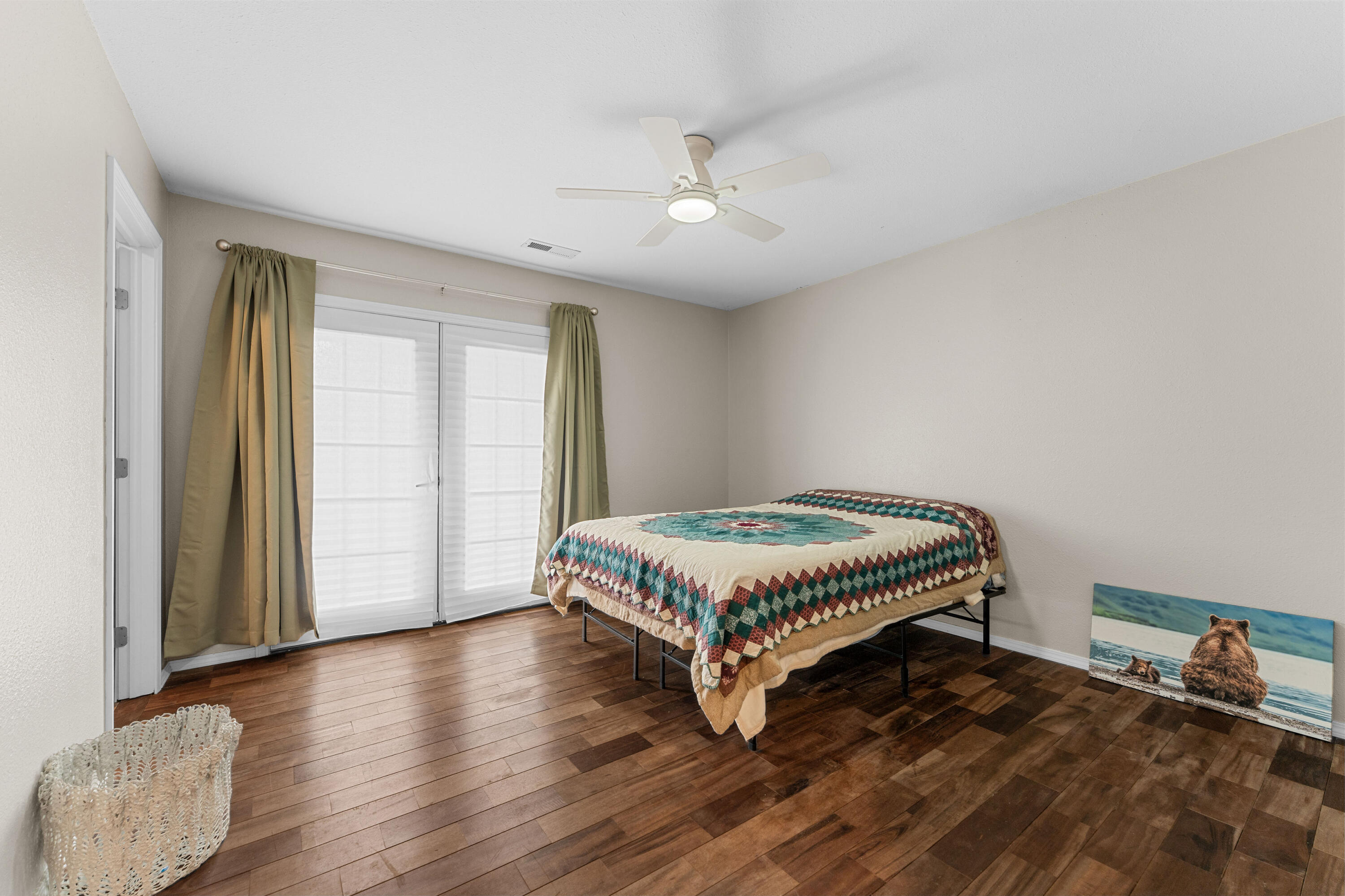27 Crestview Street Property Photo 32