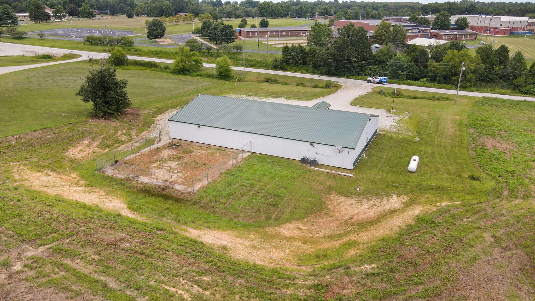990 Schoolview Drive Property Photo 7