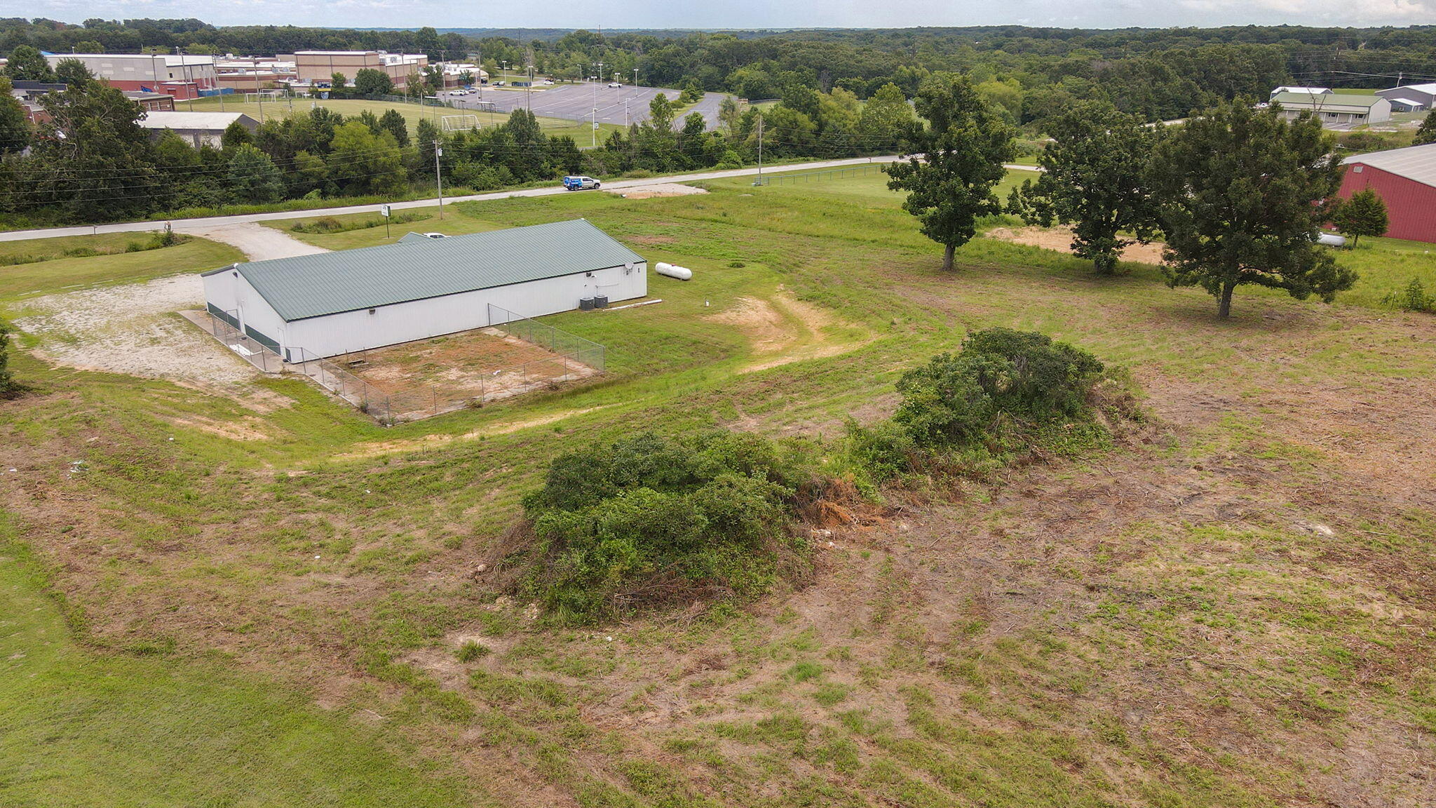 990 Schoolview Drive Property Photo 8