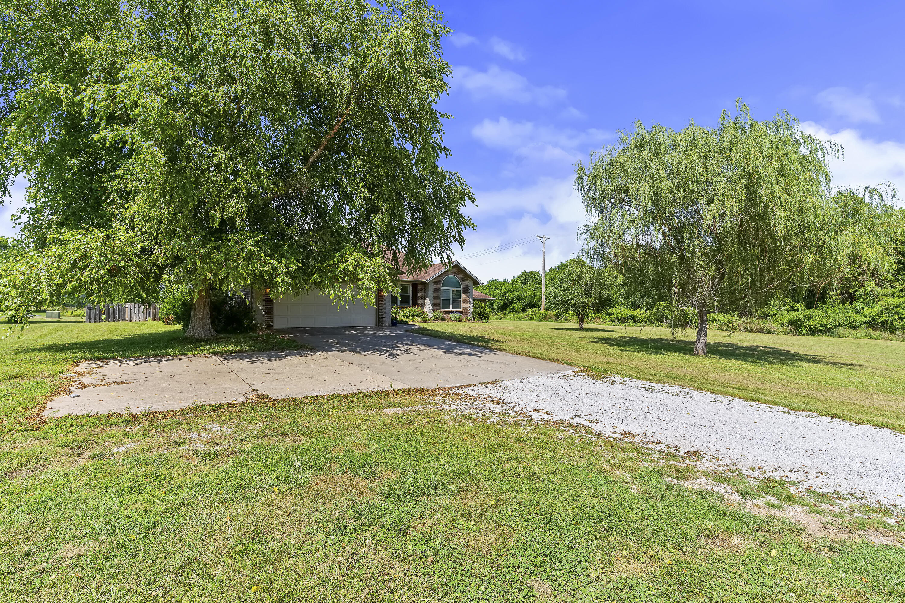 7103 West Farm Road 94 Property Photo 6