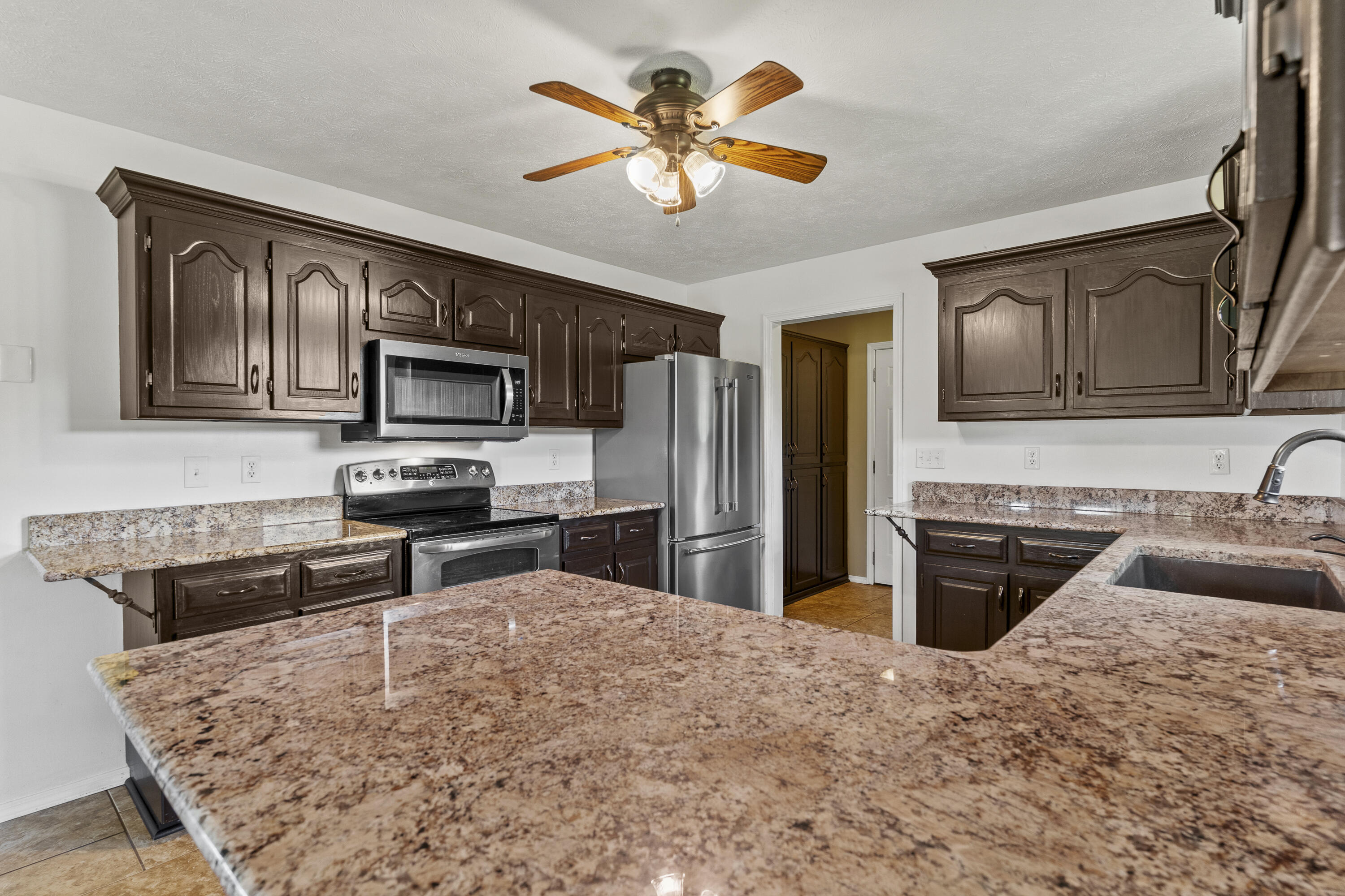 7103 West Farm Road 94 Property Photo 20