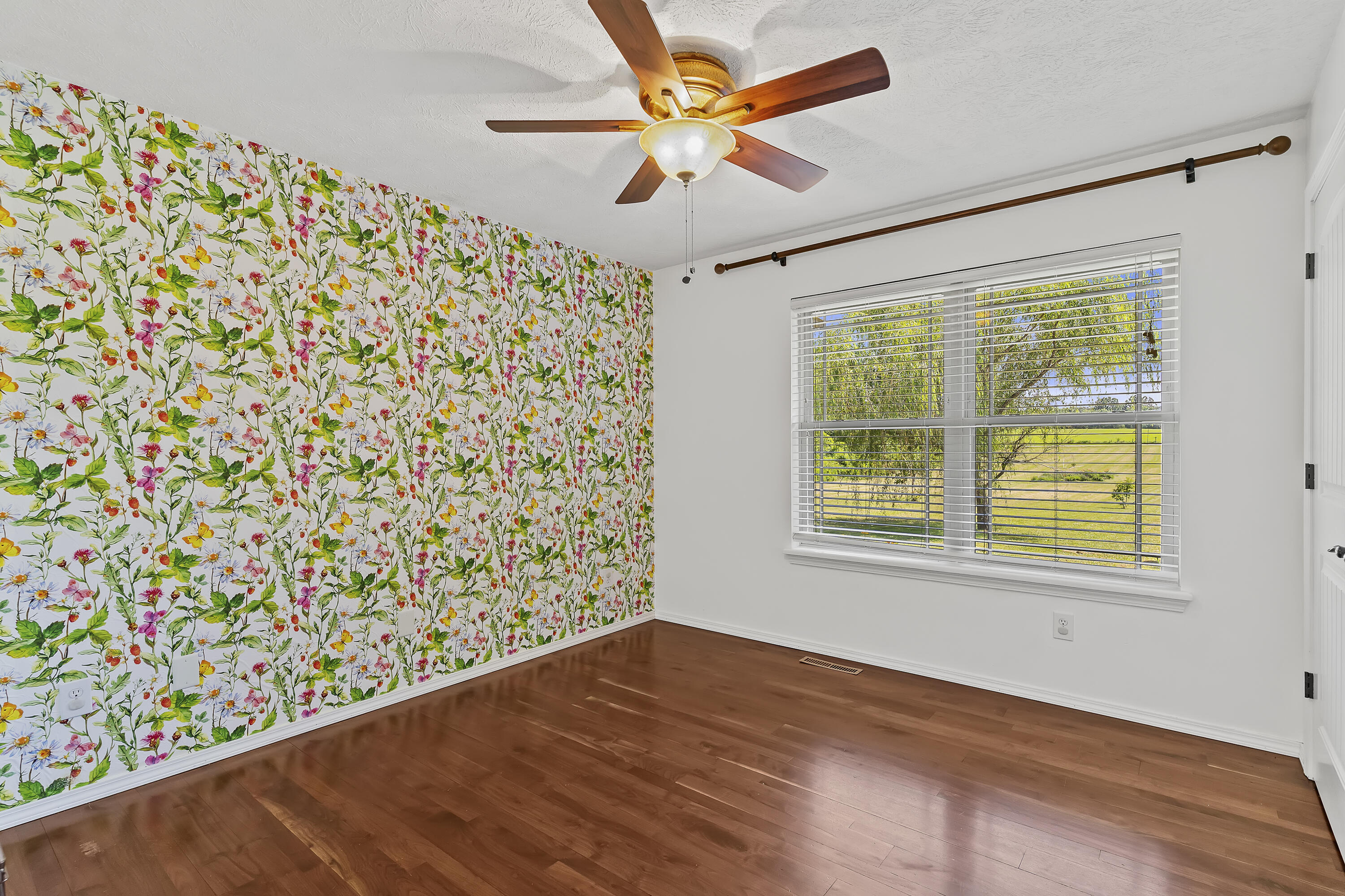 7103 West Farm Road 94 Property Photo 33
