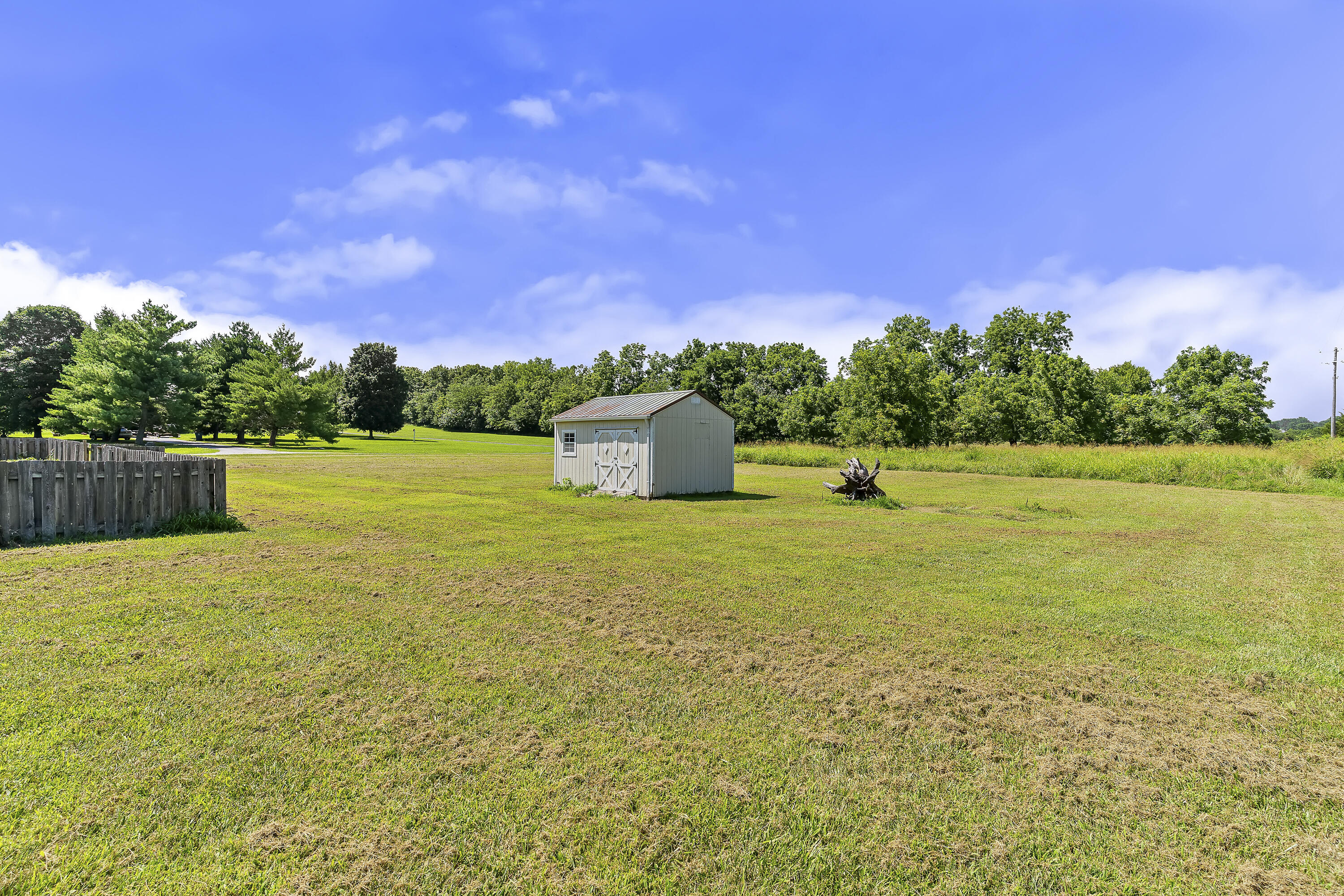 7103 West Farm Road 94 Property Photo 56