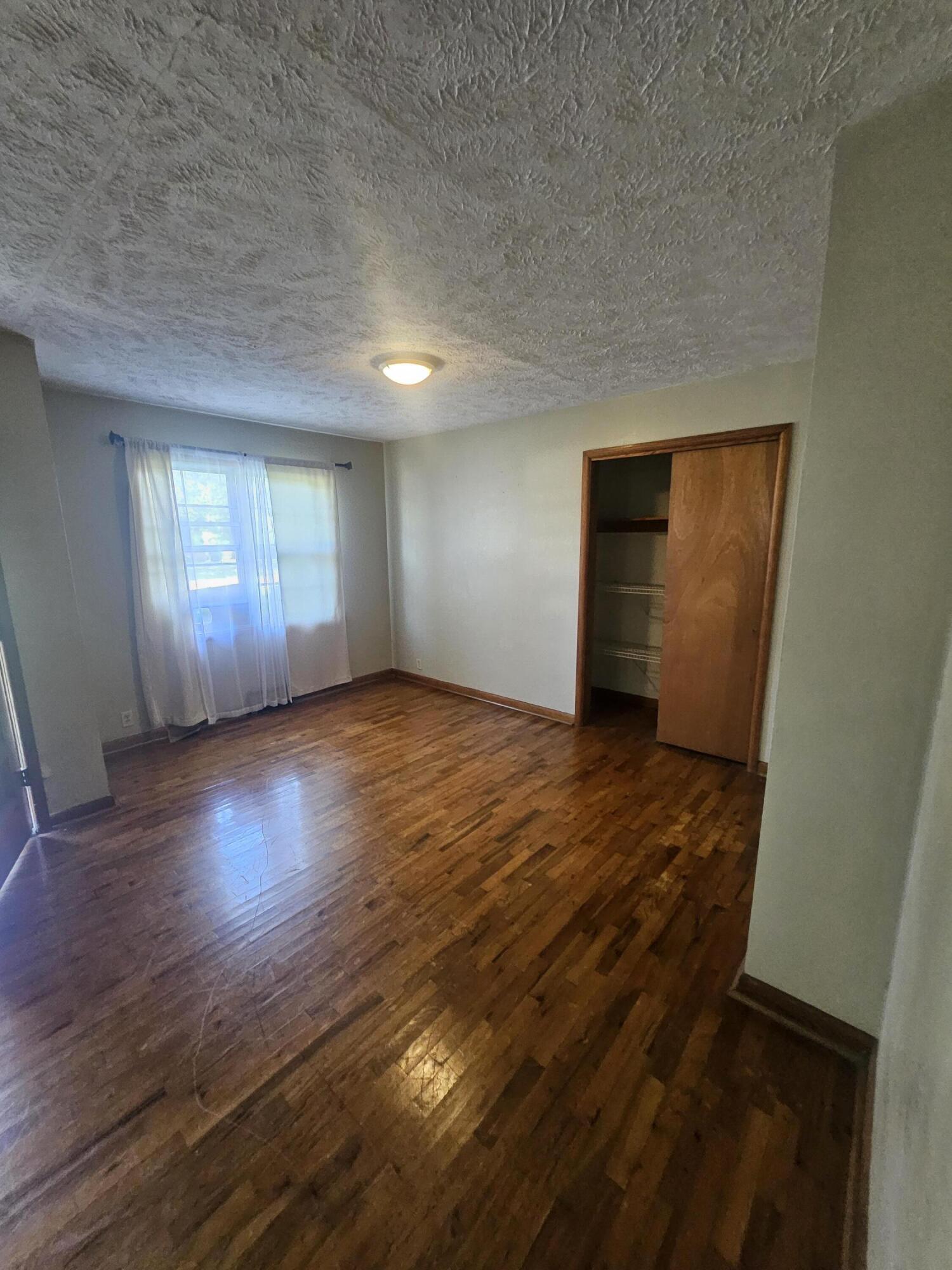 443 West County Street Property Photo 3