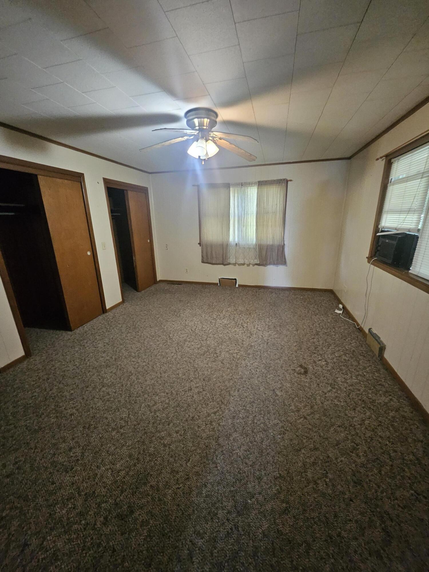 443 West County Street Property Photo 12