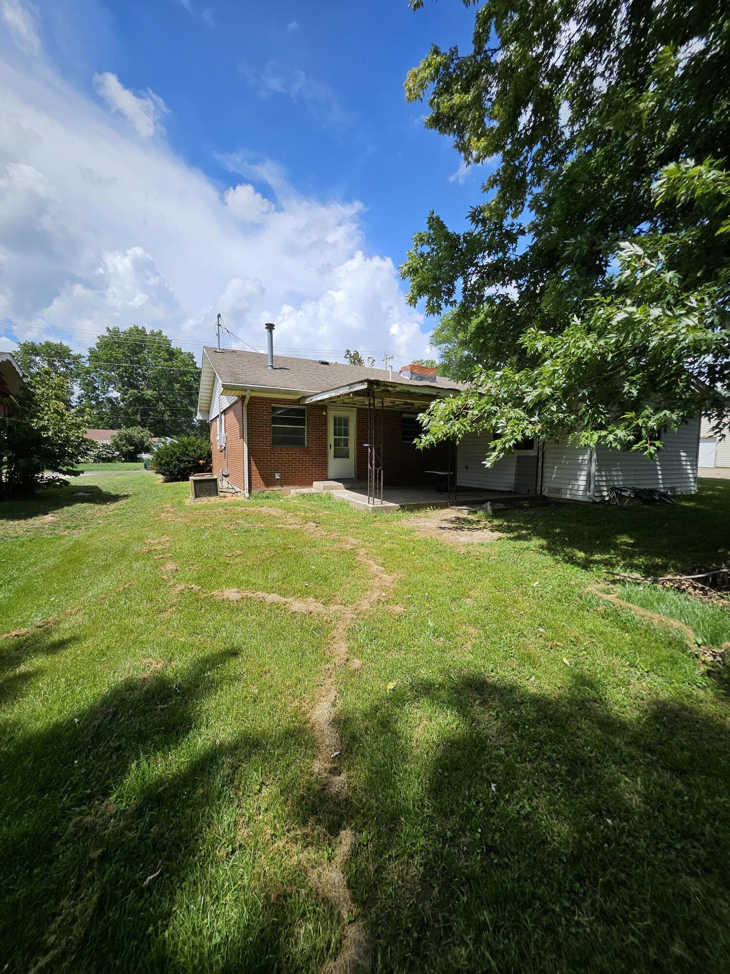 443 West County Street Property Photo 16