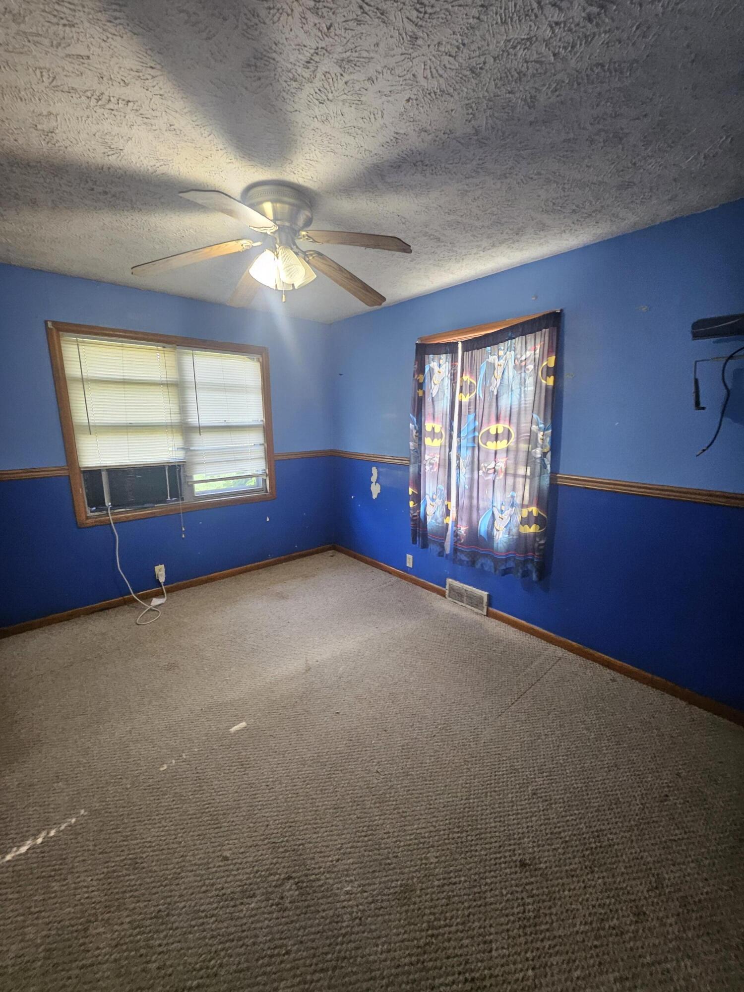 443 West County Street Property Photo 19