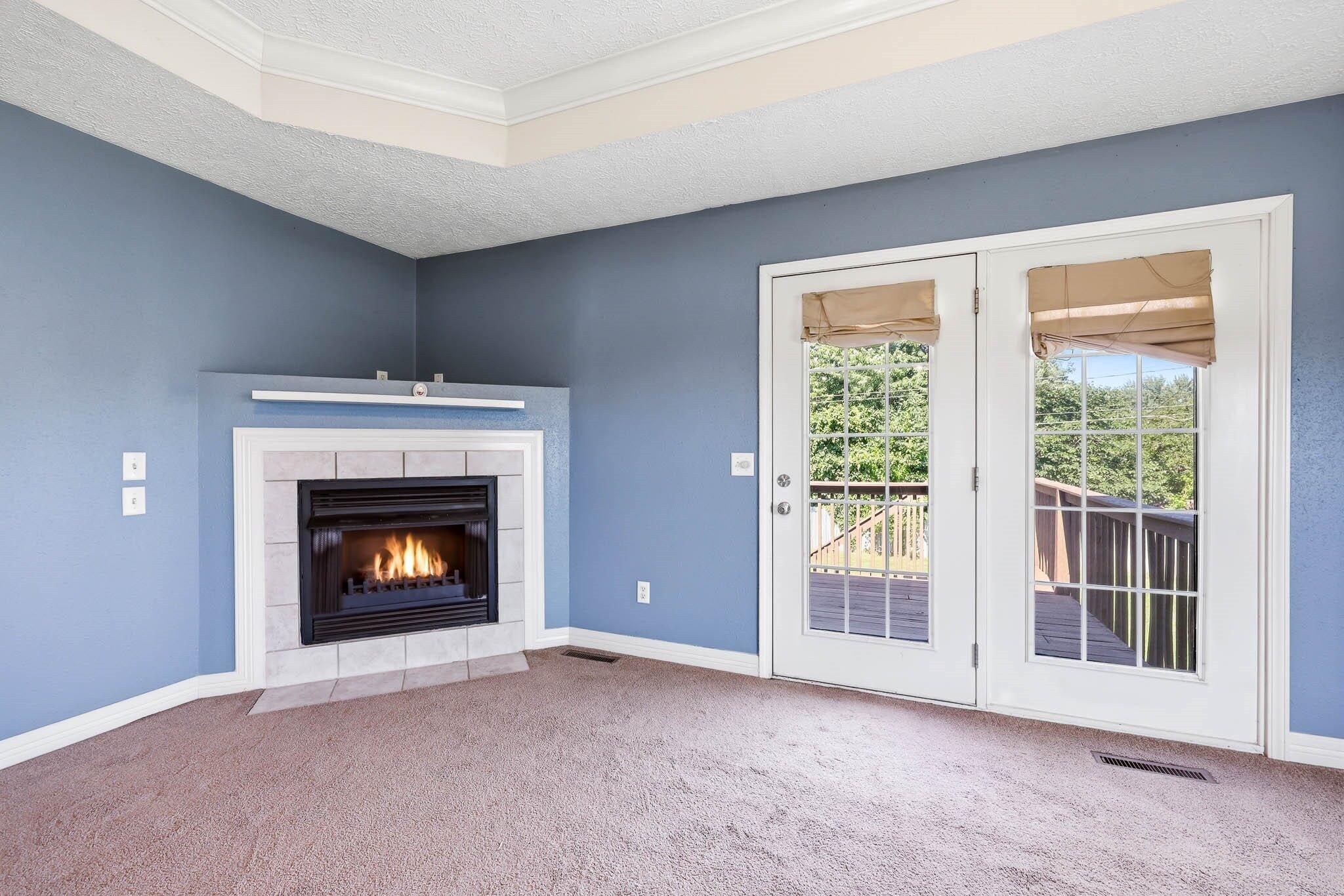 5561 South Pinehurst Avenue Property Photo 13
