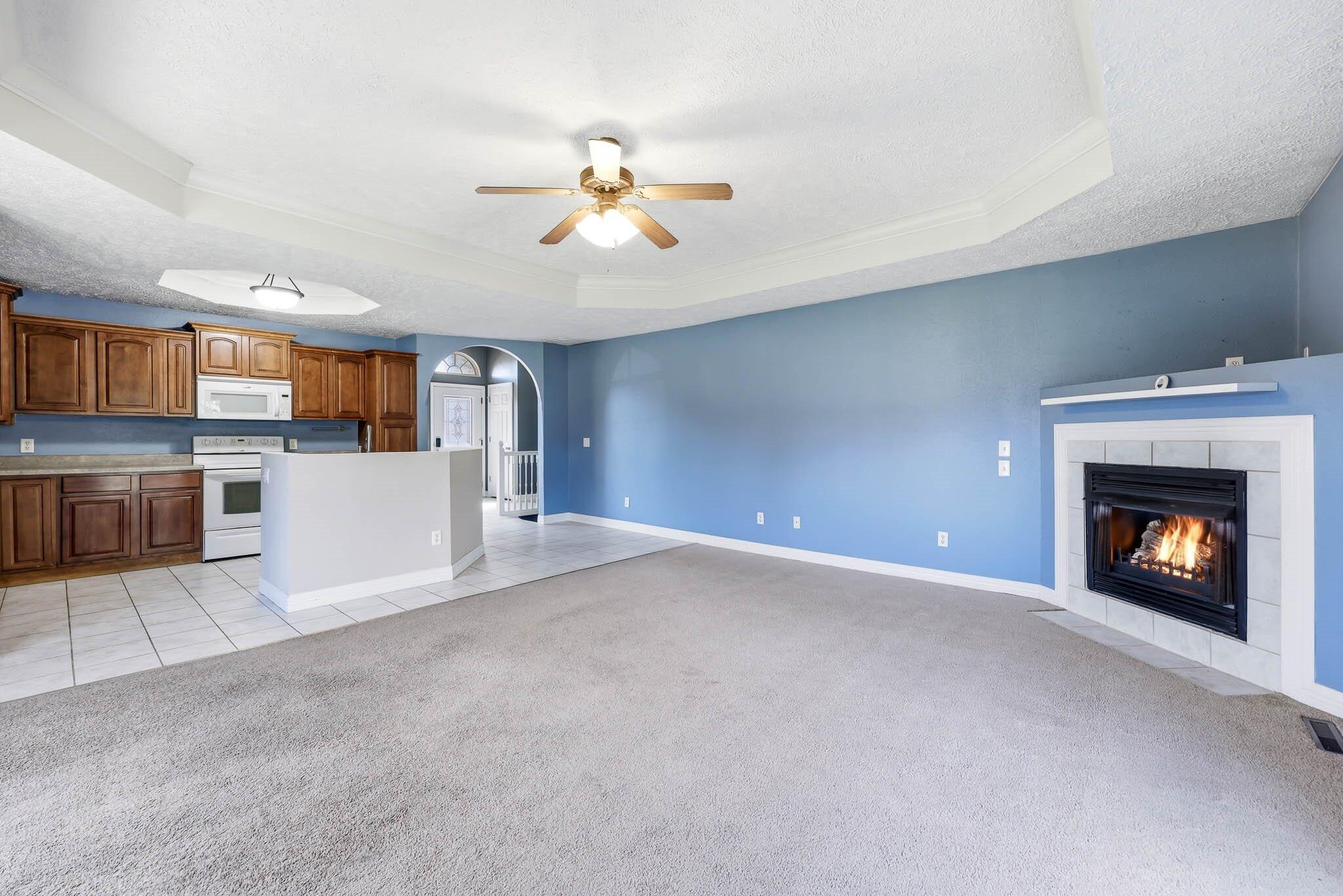 5561 South Pinehurst Avenue Property Photo 15