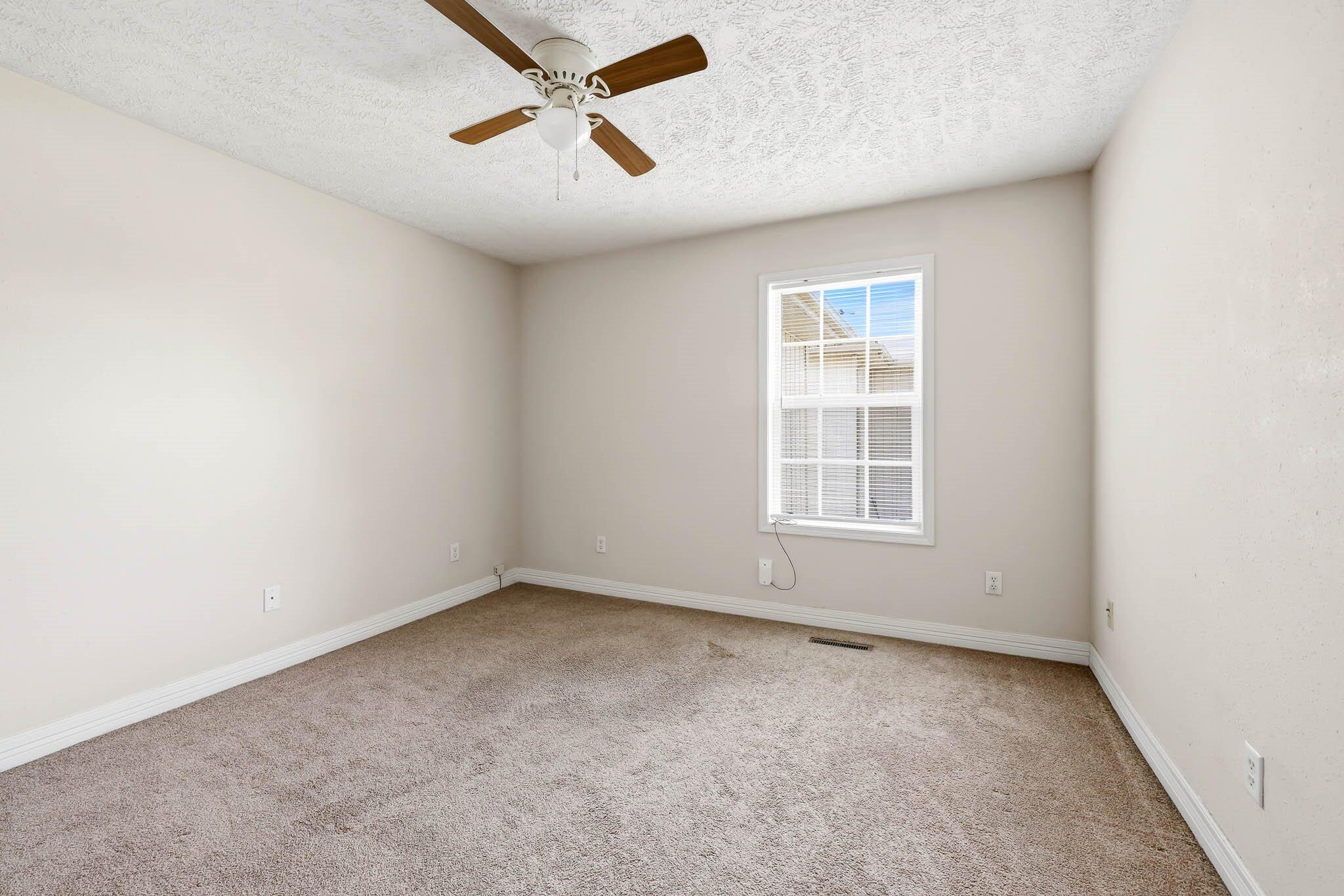 5561 South Pinehurst Avenue Property Photo 17