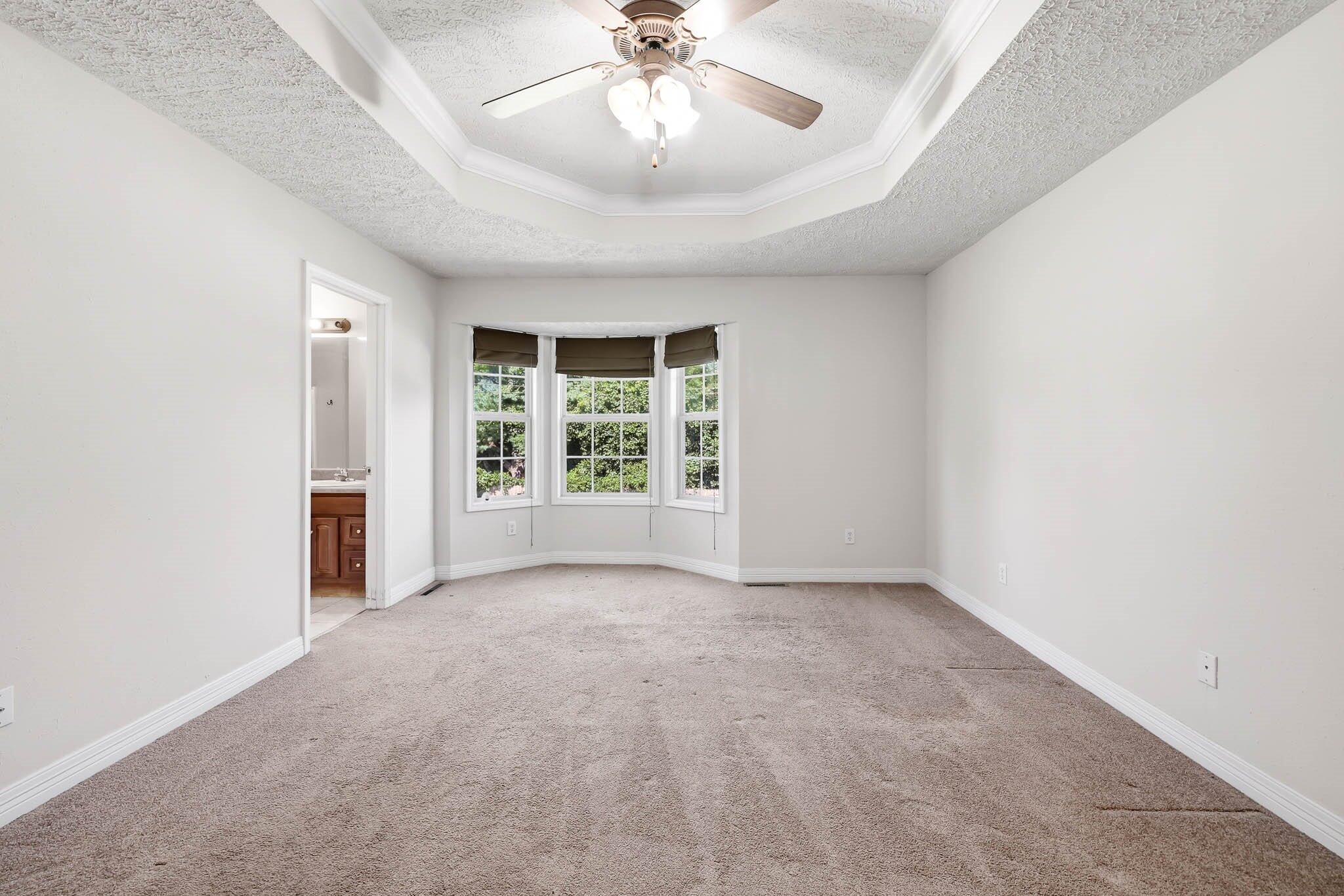 5561 South Pinehurst Avenue Property Photo 20