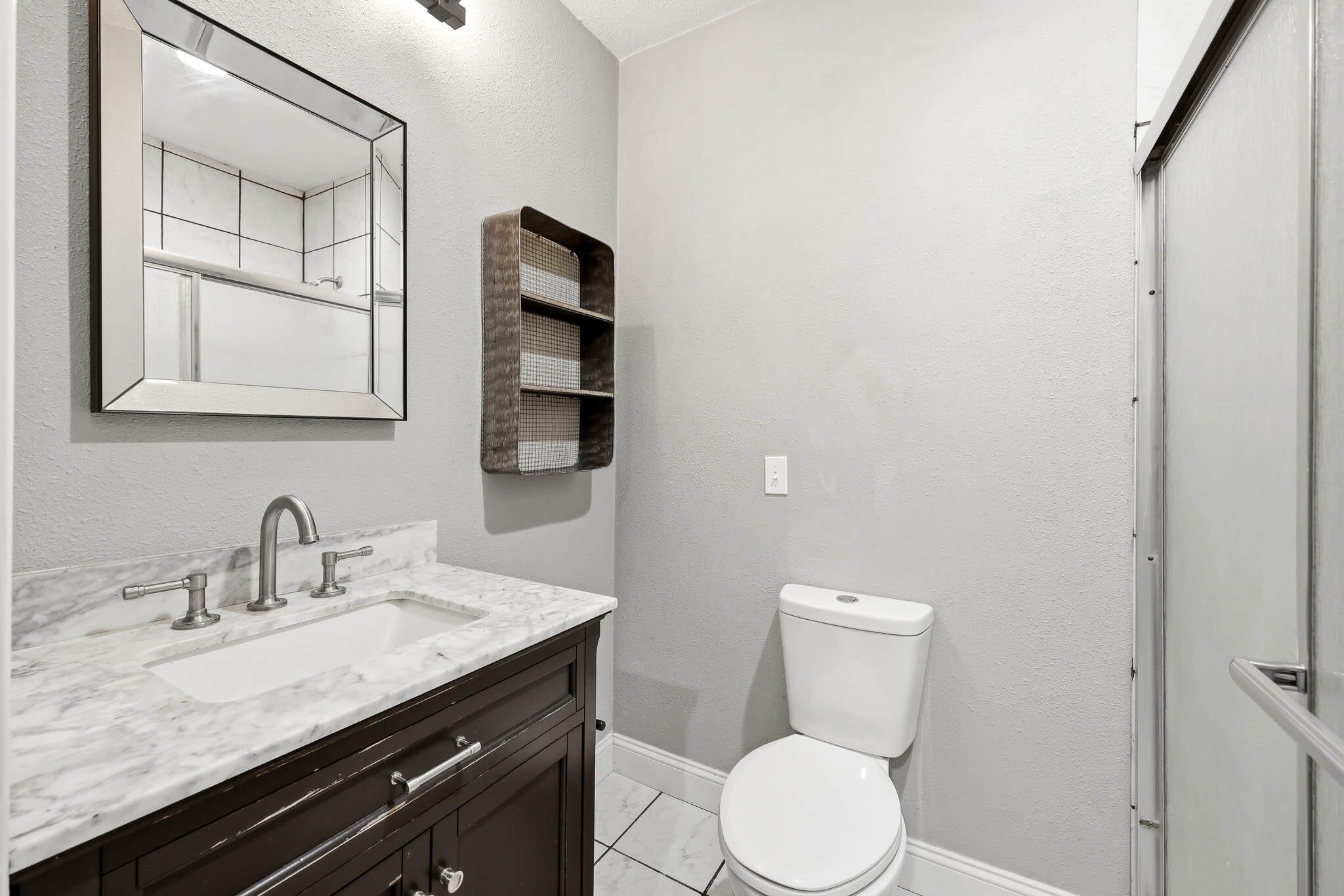5561 South Pinehurst Avenue Property Photo 23