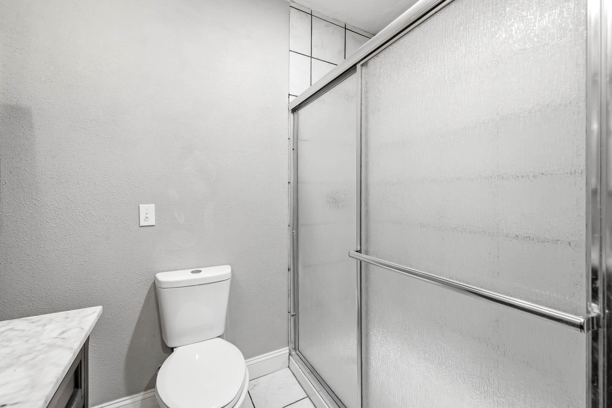 5561 South Pinehurst Avenue Property Photo 24