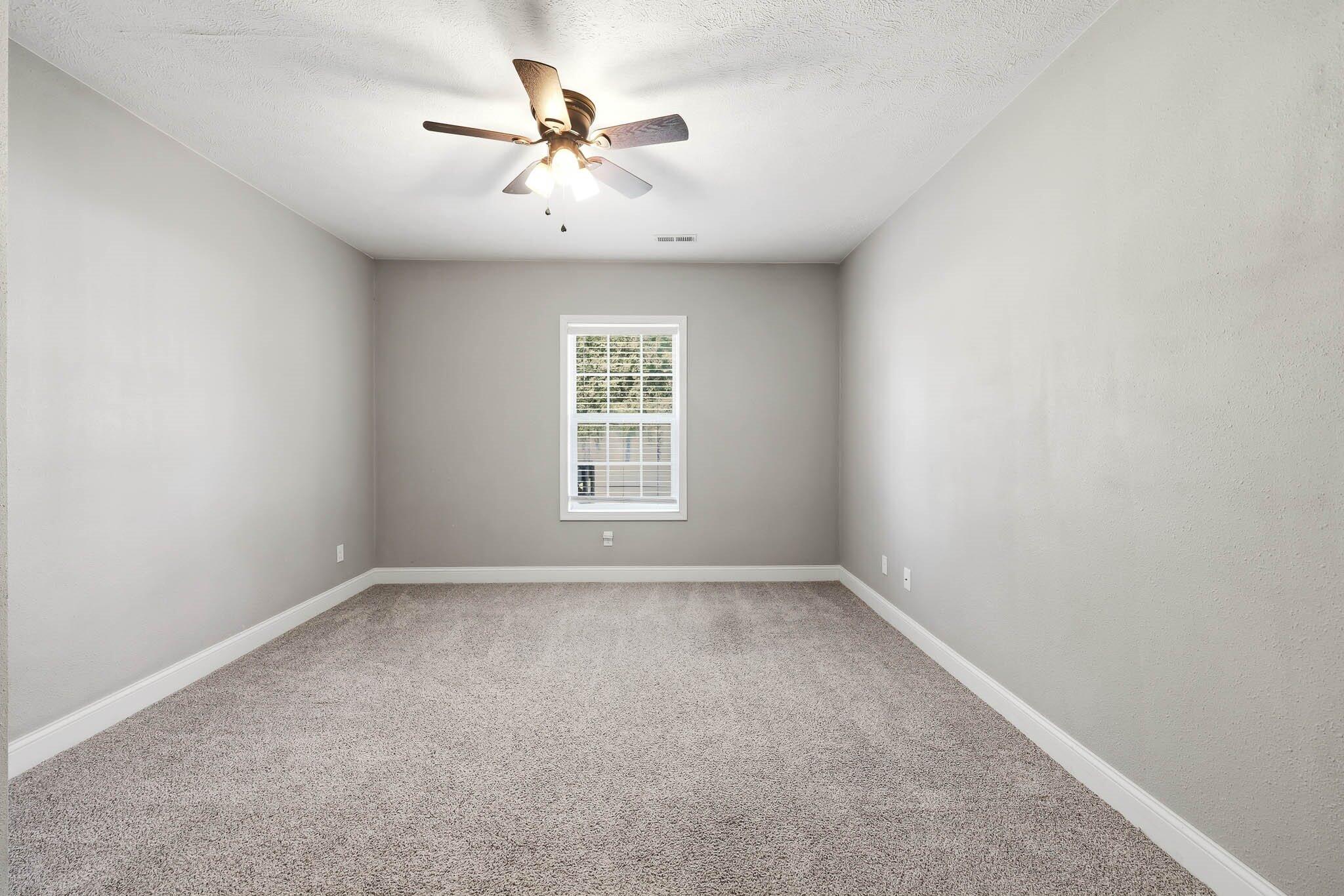 5561 South Pinehurst Avenue Property Photo 27