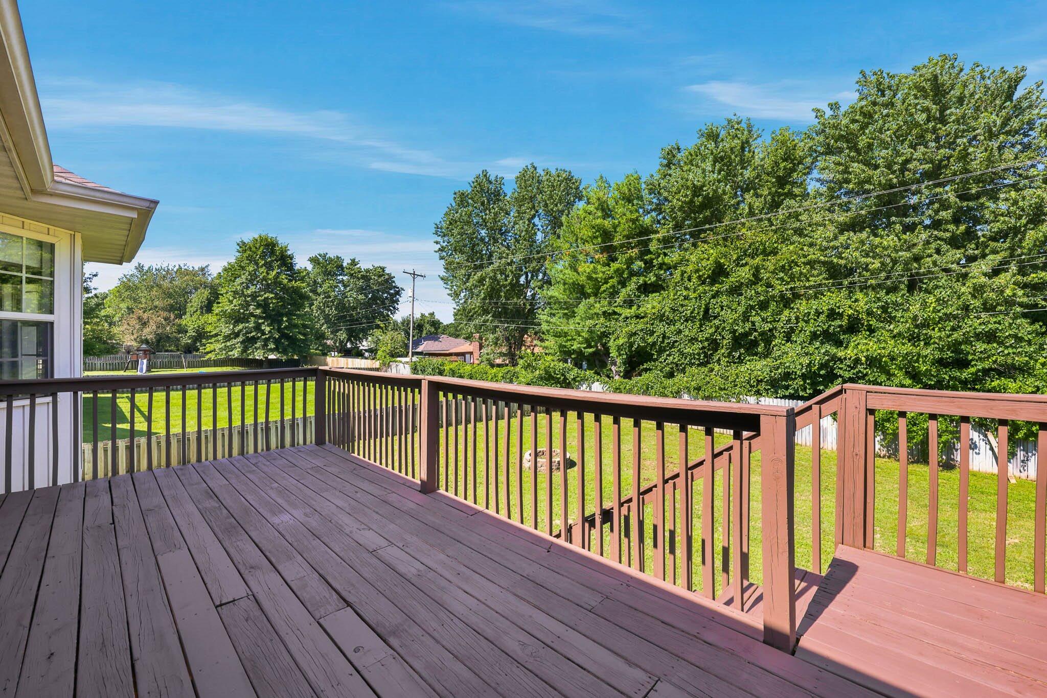 5561 South Pinehurst Avenue Property Photo 34