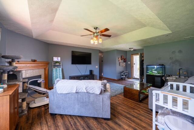 2409 West Colton Avenue Property Photo 5