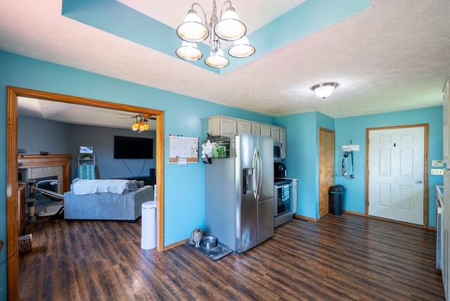 2409 West Colton Avenue Property Photo 6