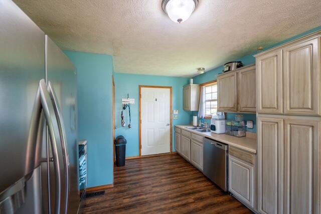 2409 West Colton Avenue Property Photo 8