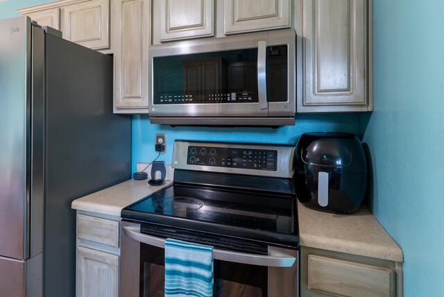 2409 West Colton Avenue Property Photo 11