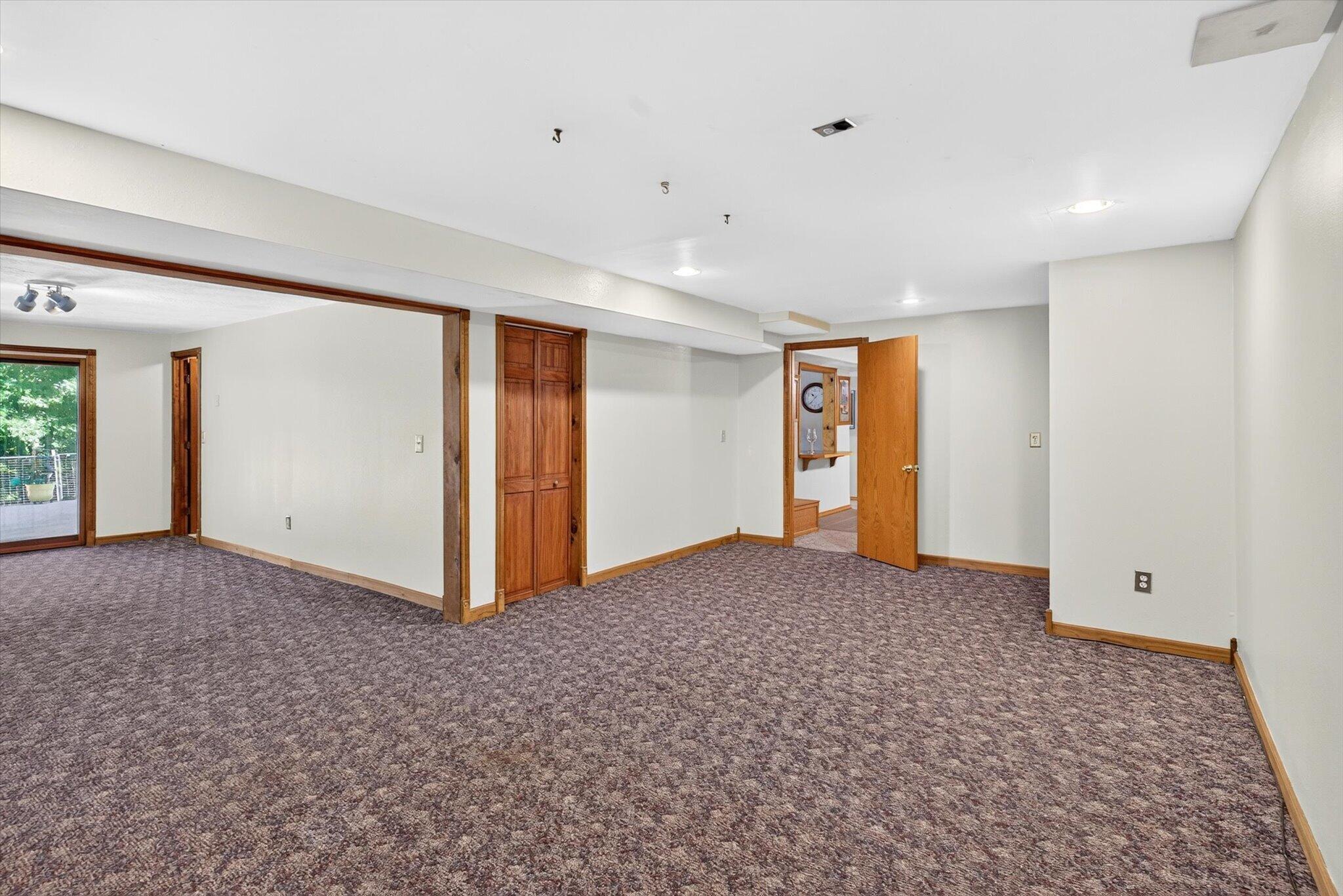 538 Munson Hill Drive Property Photo 32