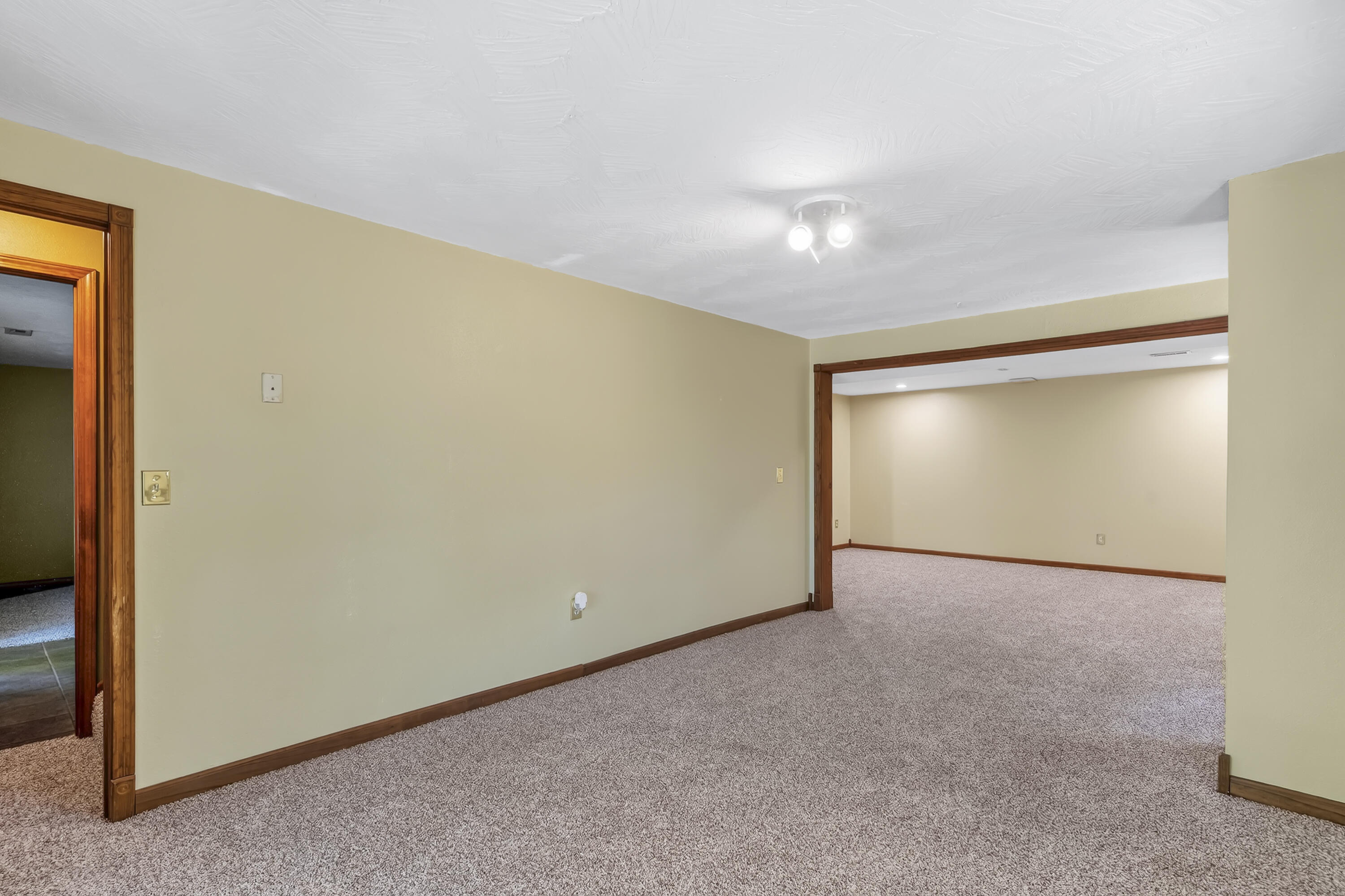 538 Munson Hill Drive Property Photo 32