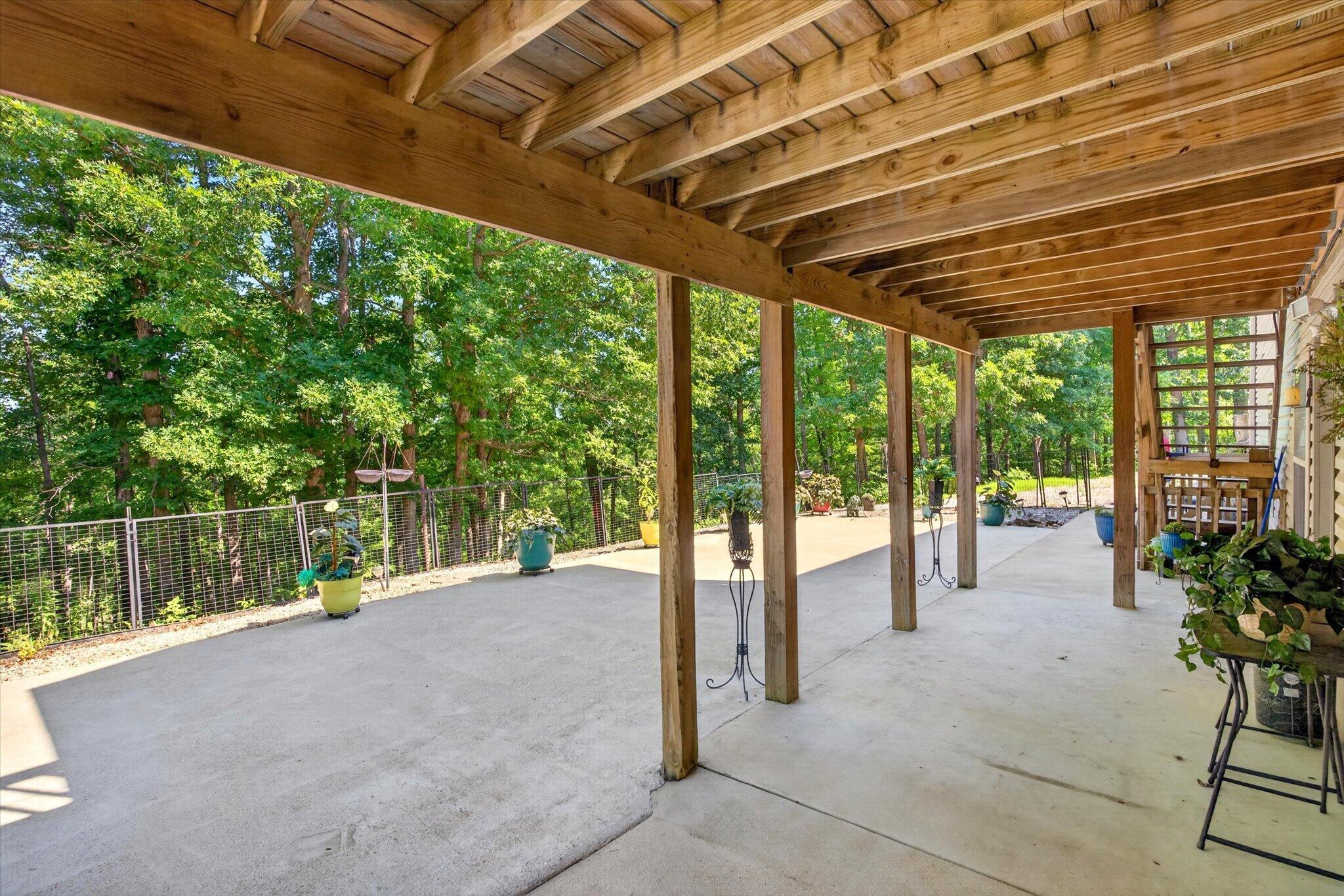538 Munson Hill Drive Property Photo 44