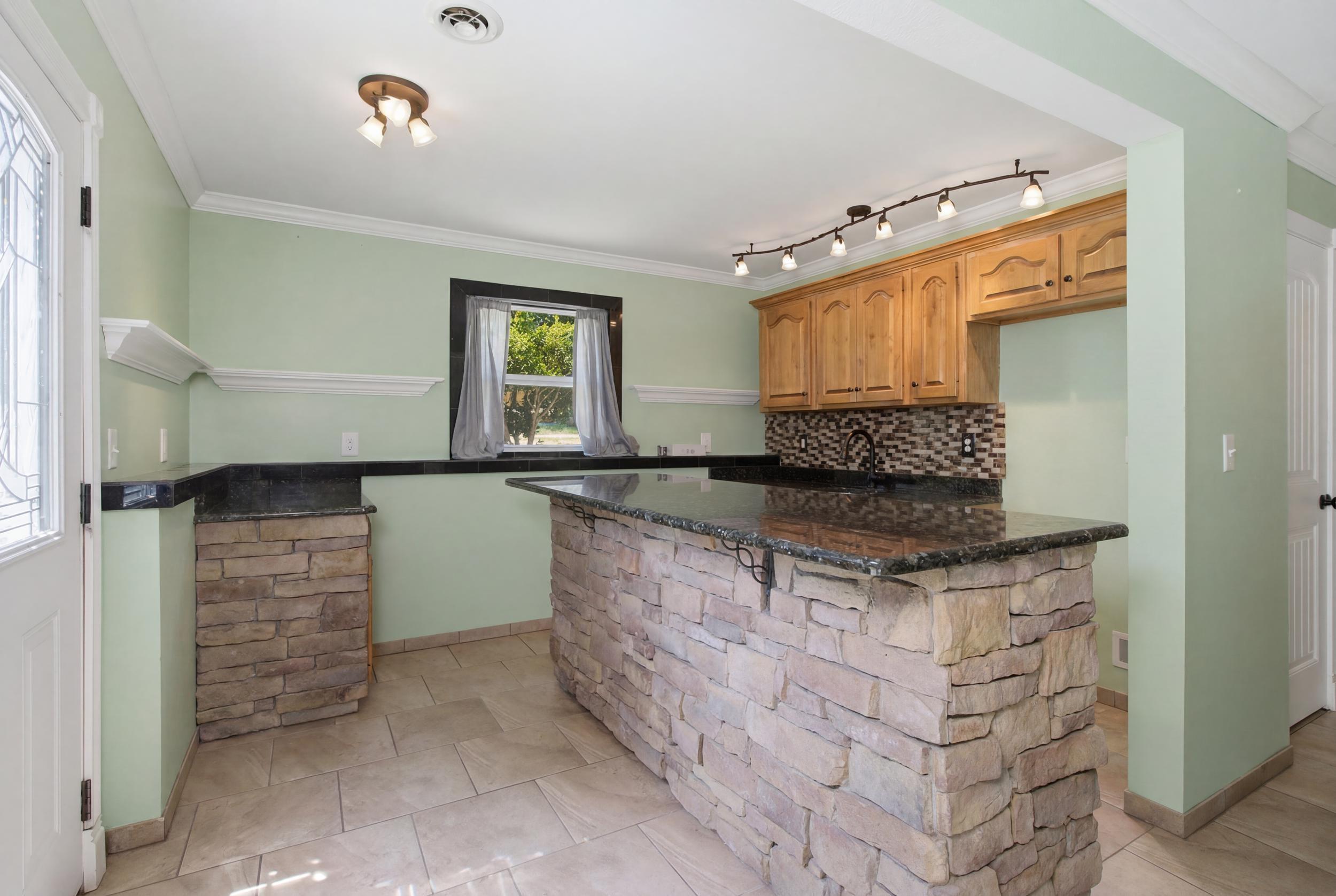 600 Creek Street Property Photo 27