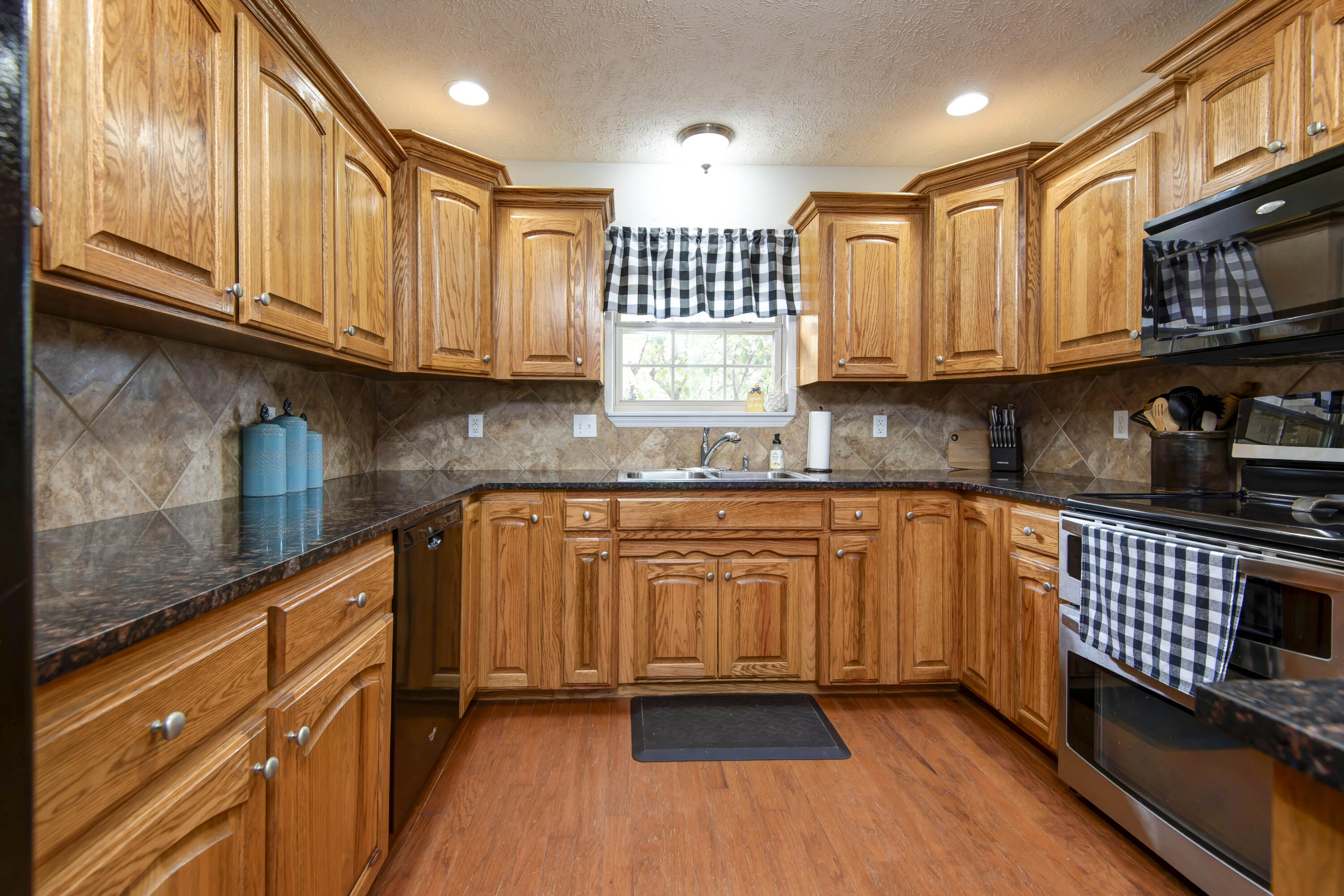 195 Highland Grey Road Property Photo 7