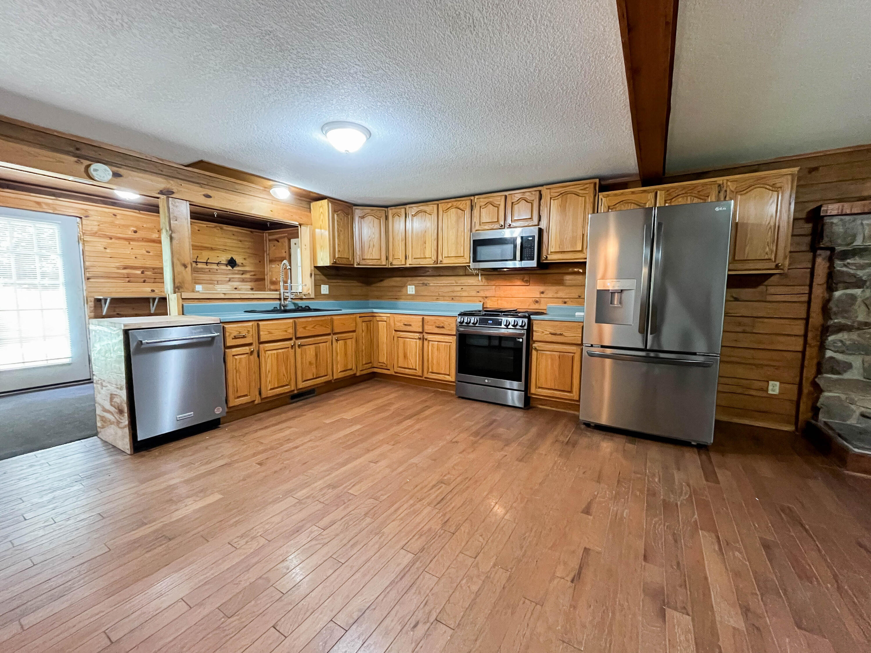 1023 Timber Ridge Road Property Photo 4