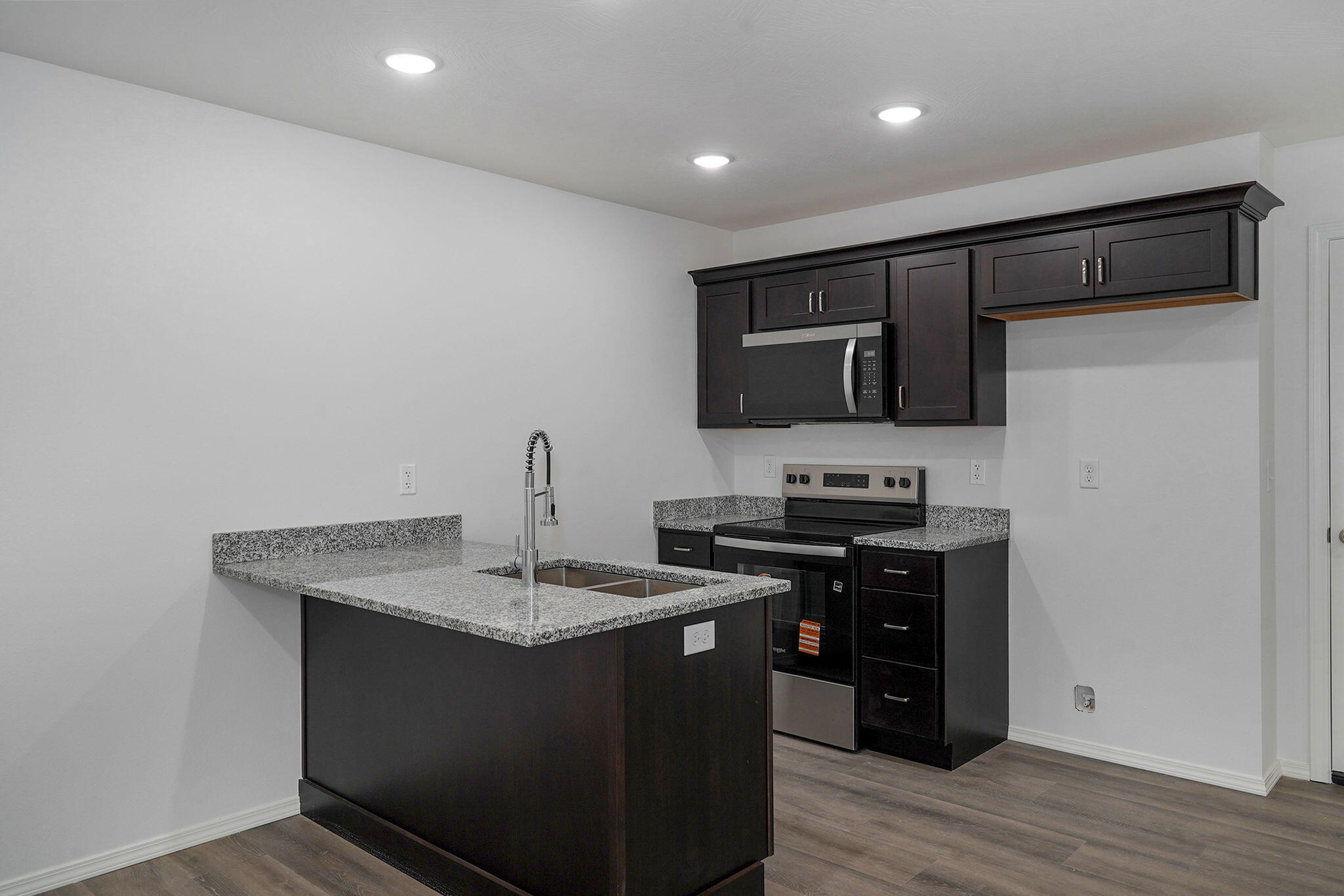 717 North Weaver Avenue Property Photo 6