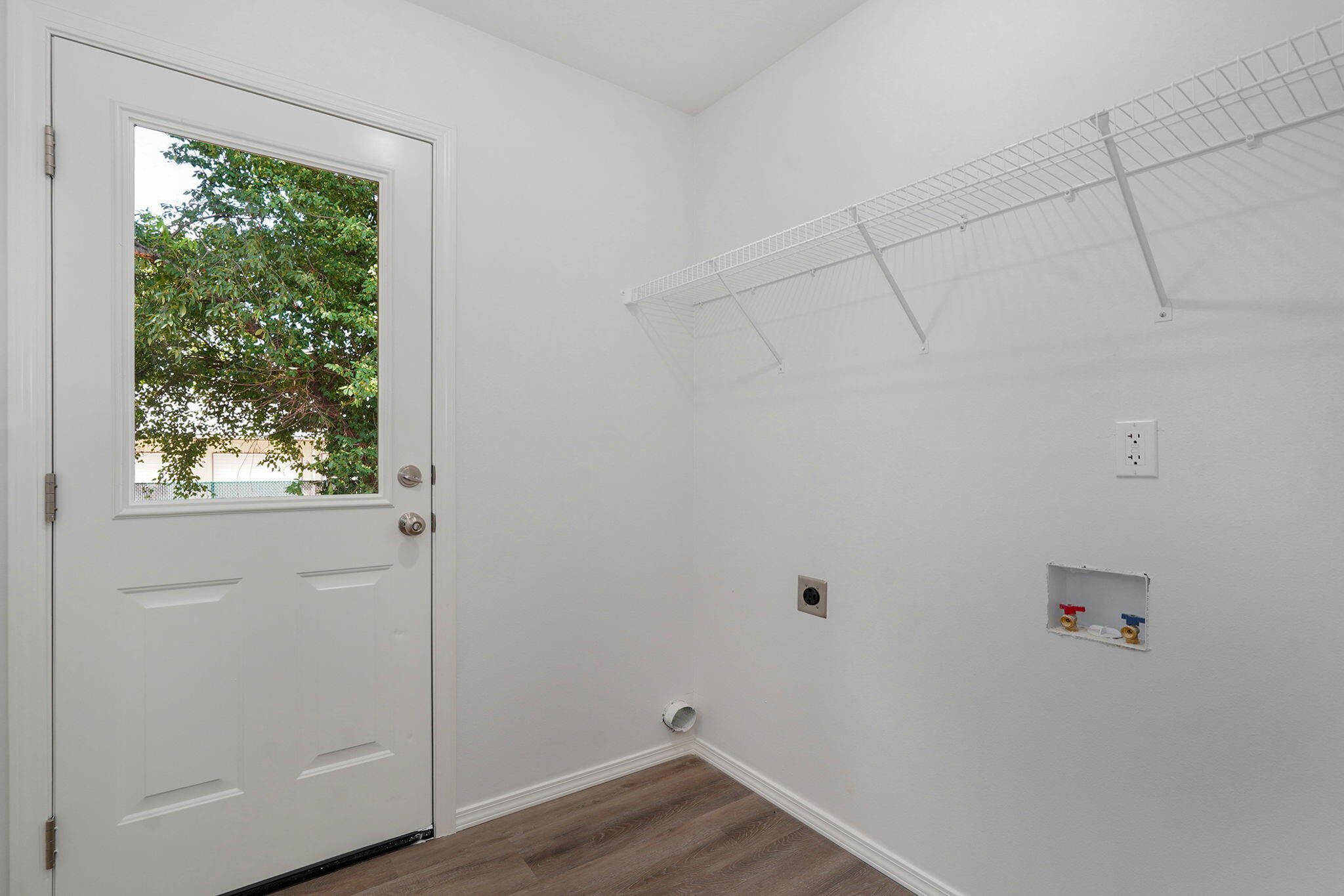 717 North Weaver Avenue Property Photo 14