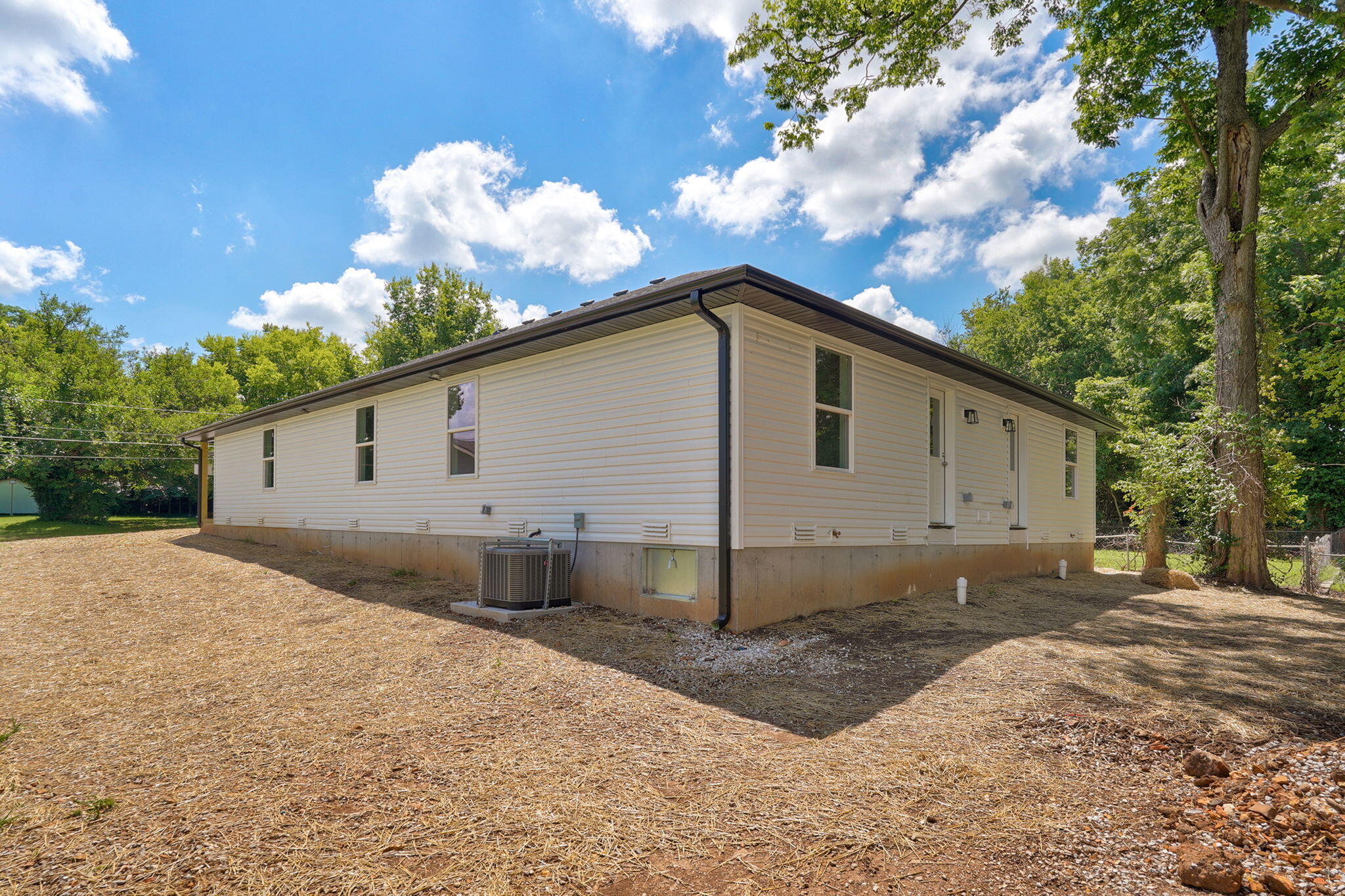 717 North Weaver Avenue Property Photo 19