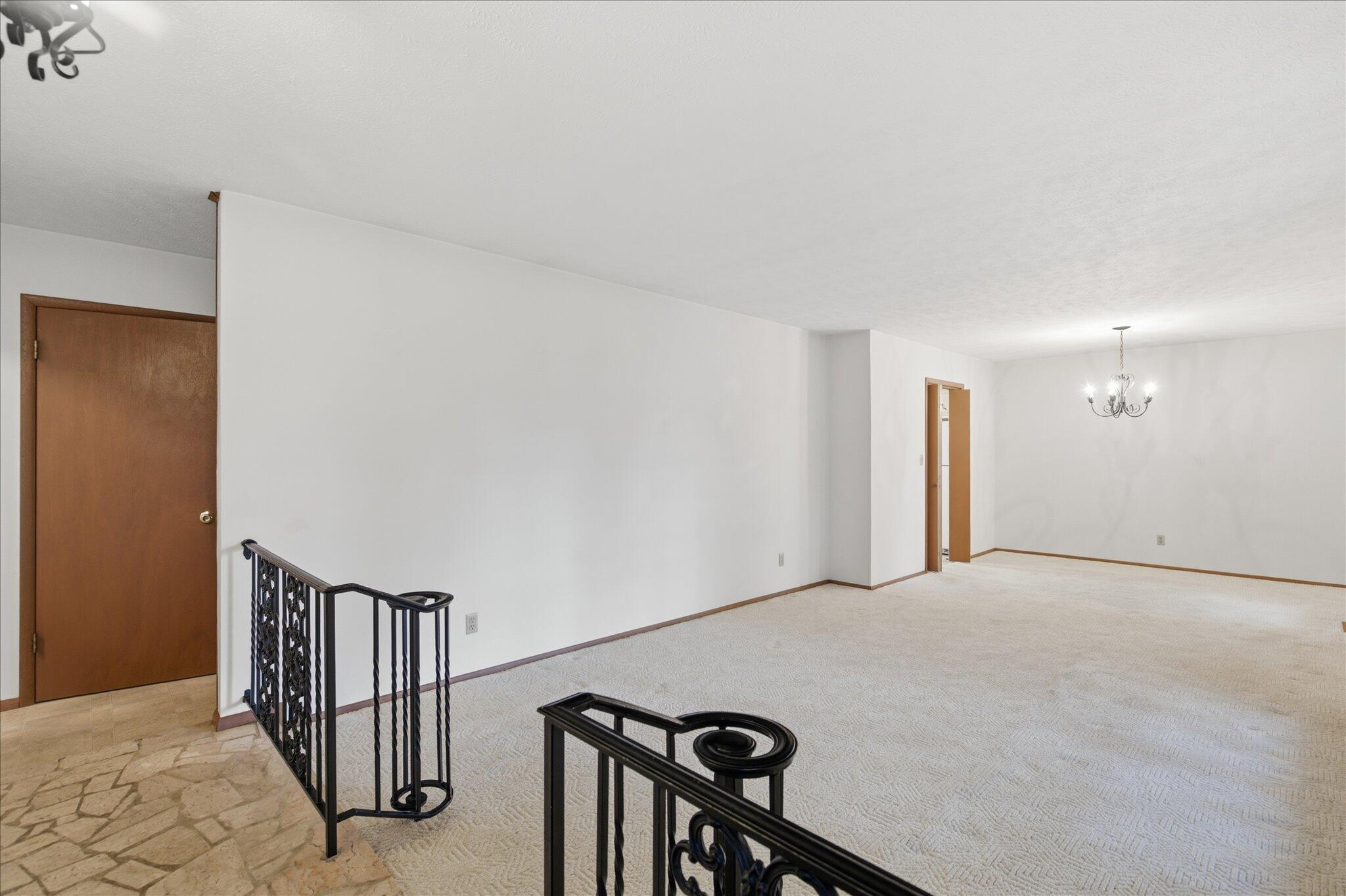 1860 East Meadow Drive Property Photo 3